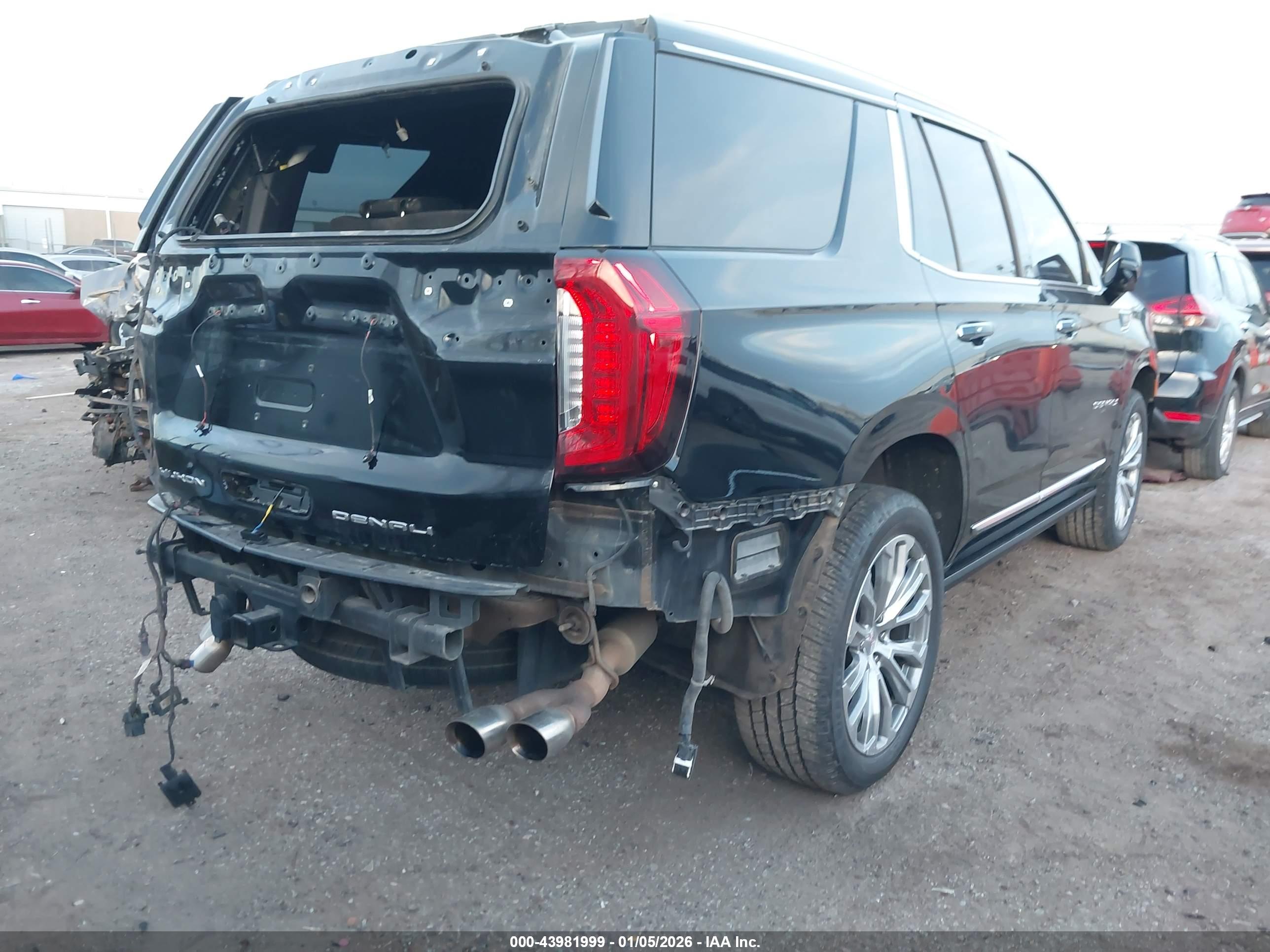 GMC YUKON image 4