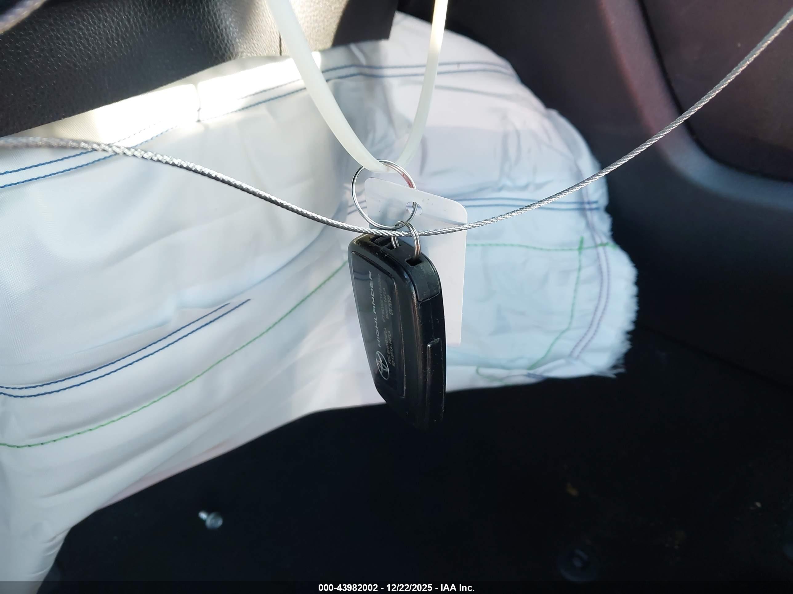TOYOTA HIGHLANDER image 11