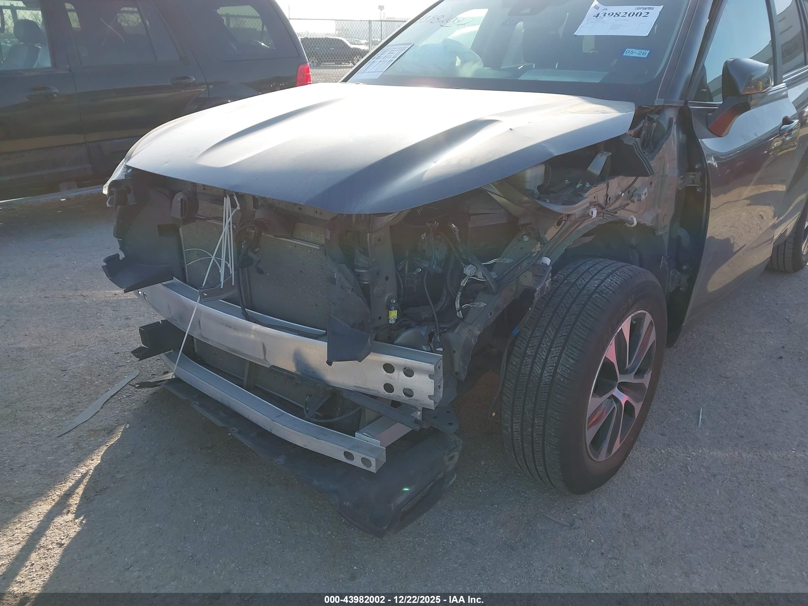 TOYOTA HIGHLANDER image 6
