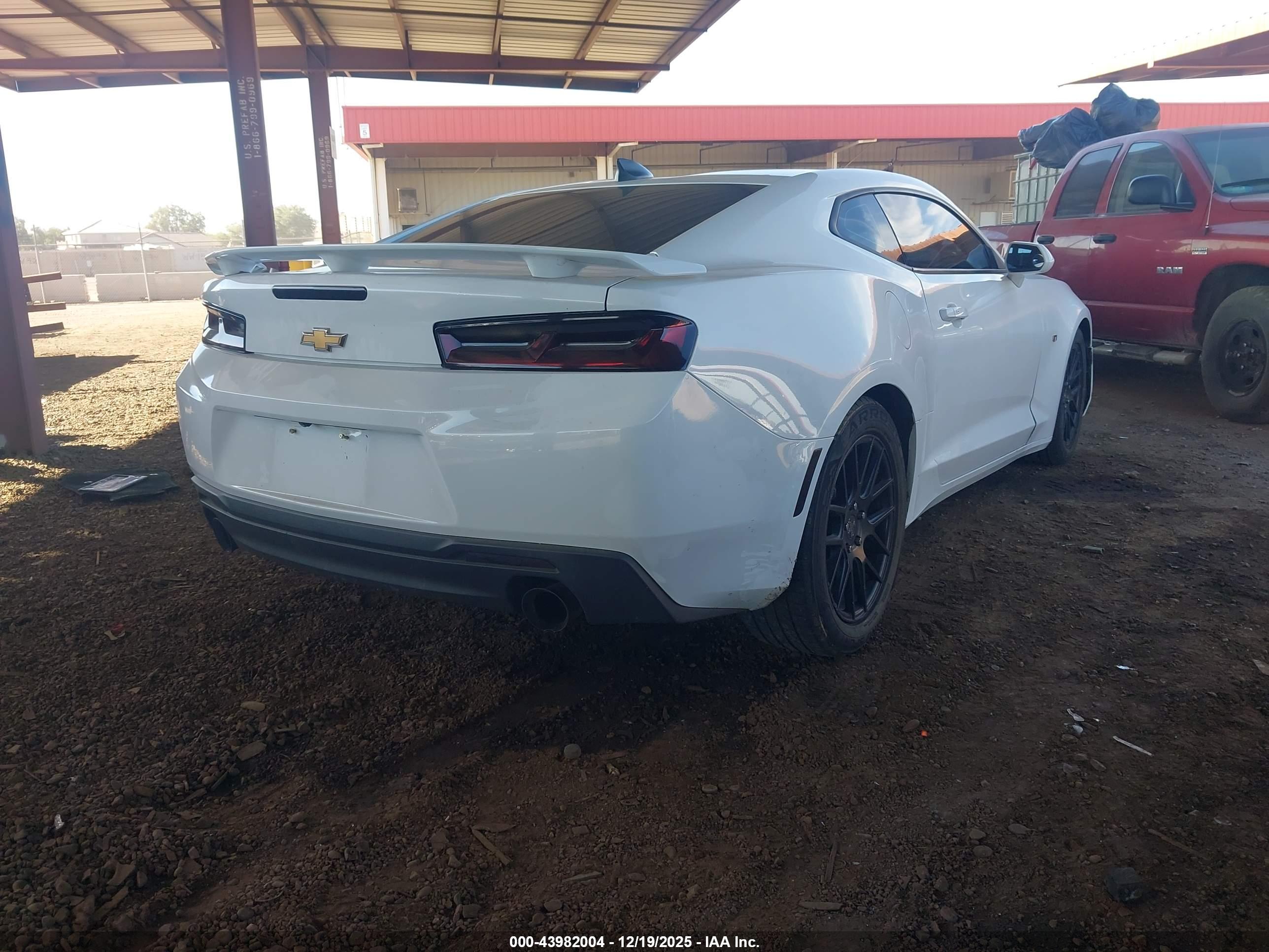 CHEVROLET CAMARO image 4