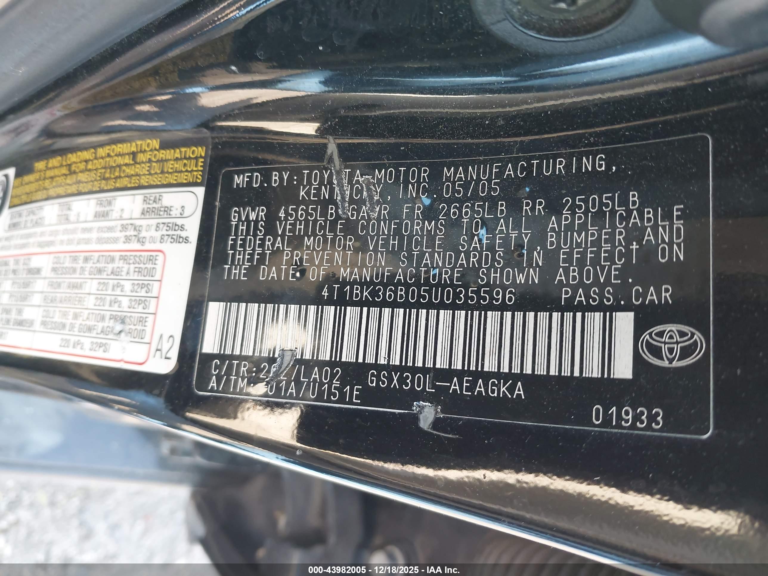 TOYOTA AVALON image 9