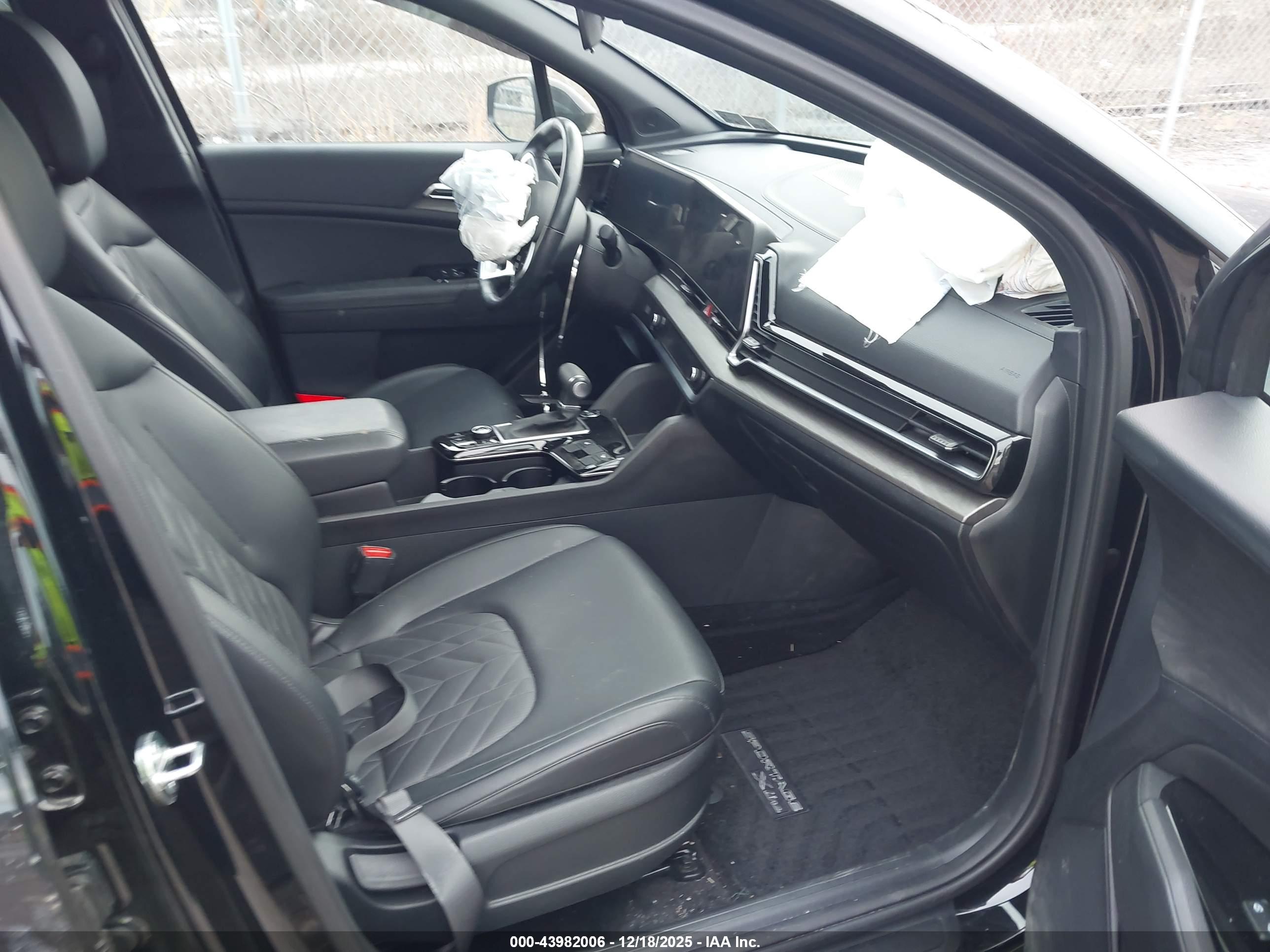 KIA SPORTAGE image 5