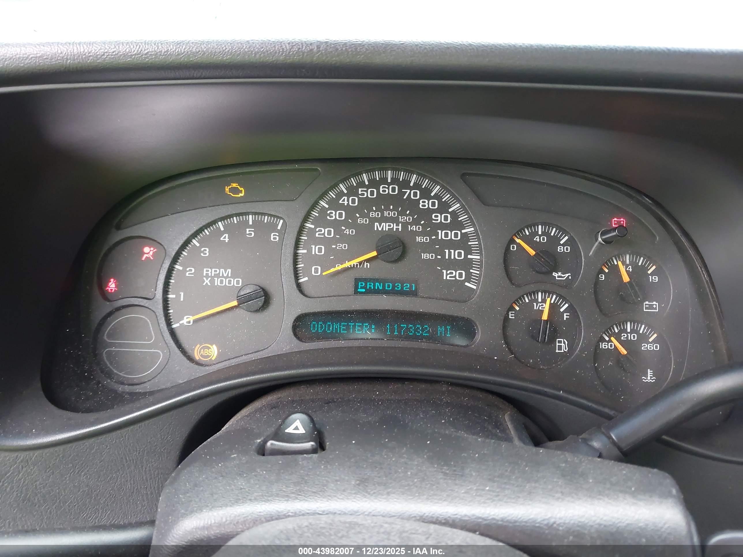 CHEVROLET SILVERADO image 7