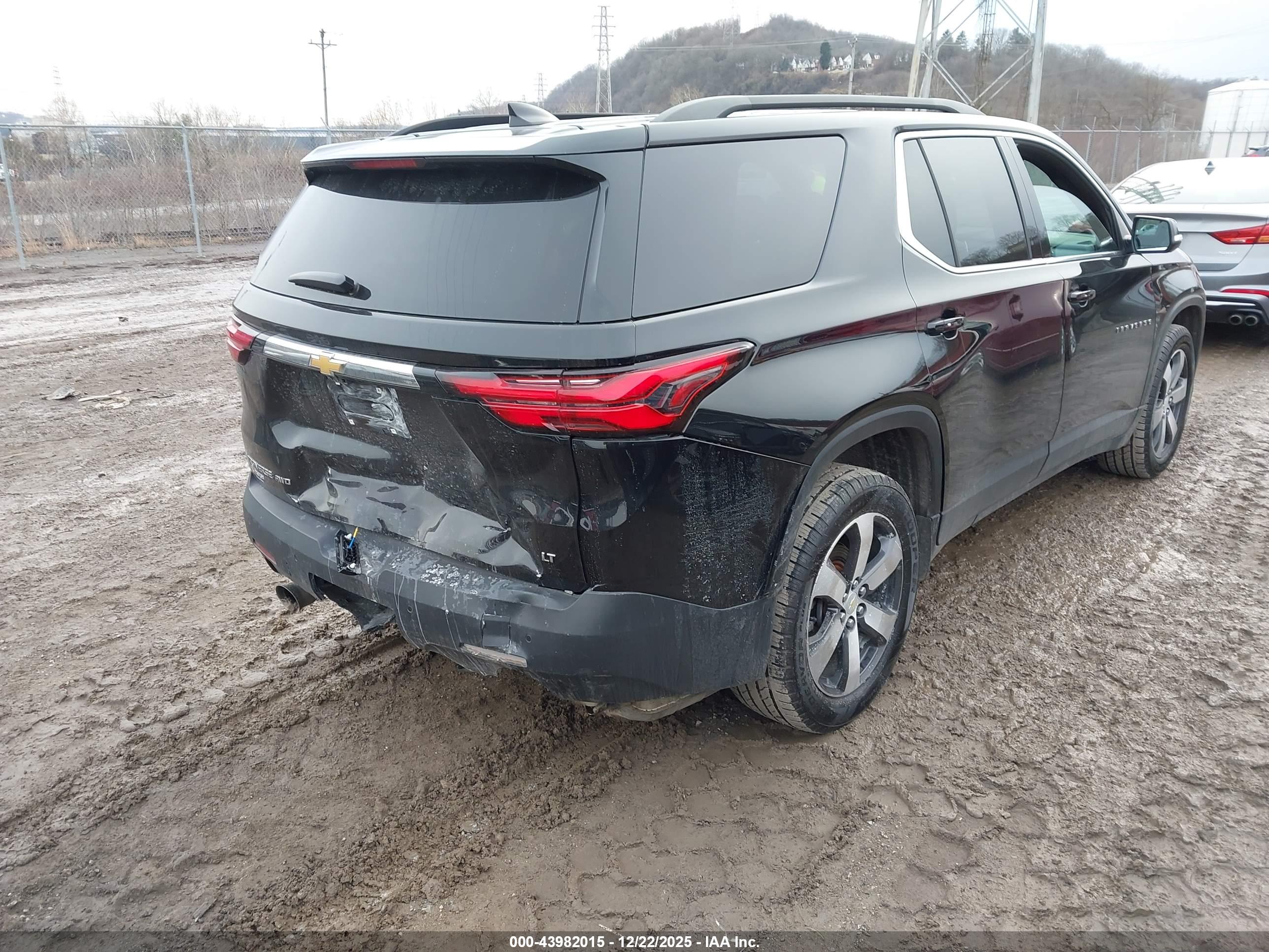 CHEVROLET TRAVERSE image 4