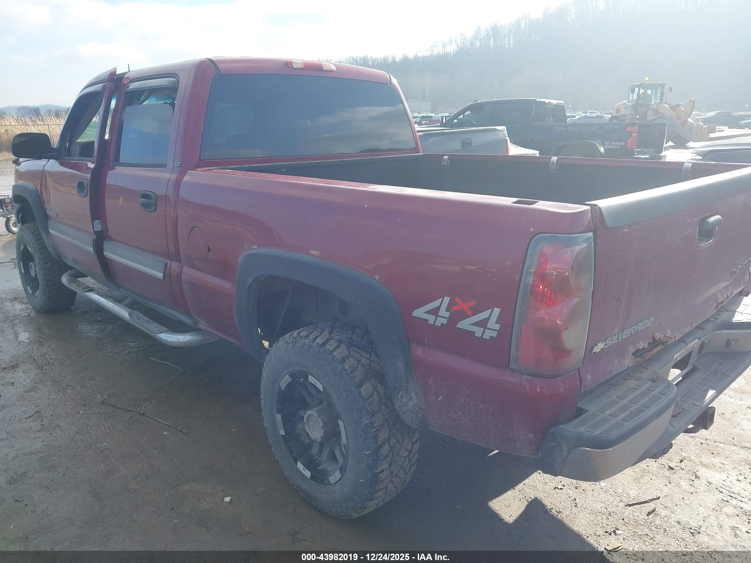 CHEVROLET SILVERADO image 3
