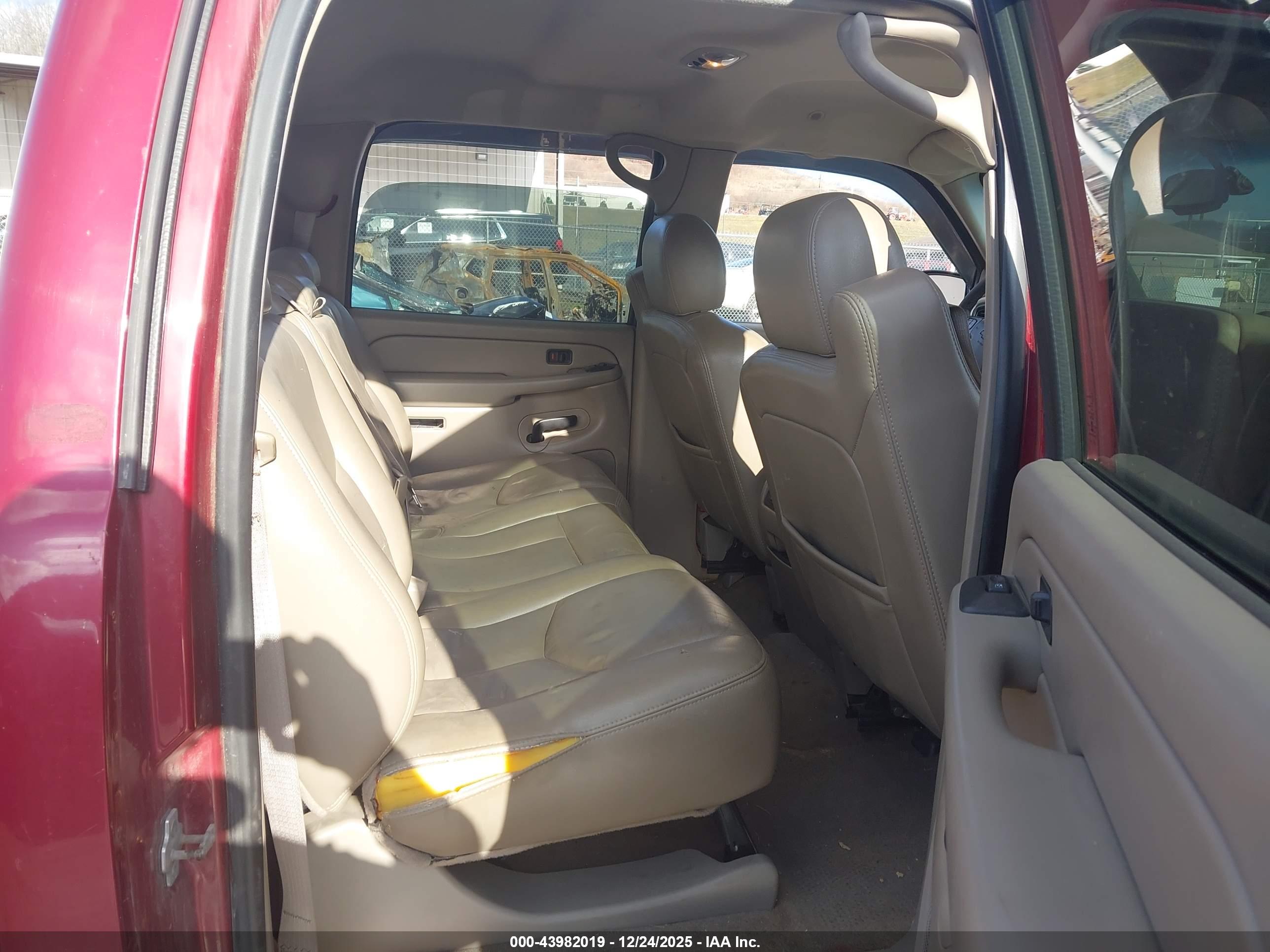 CHEVROLET SILVERADO image 8