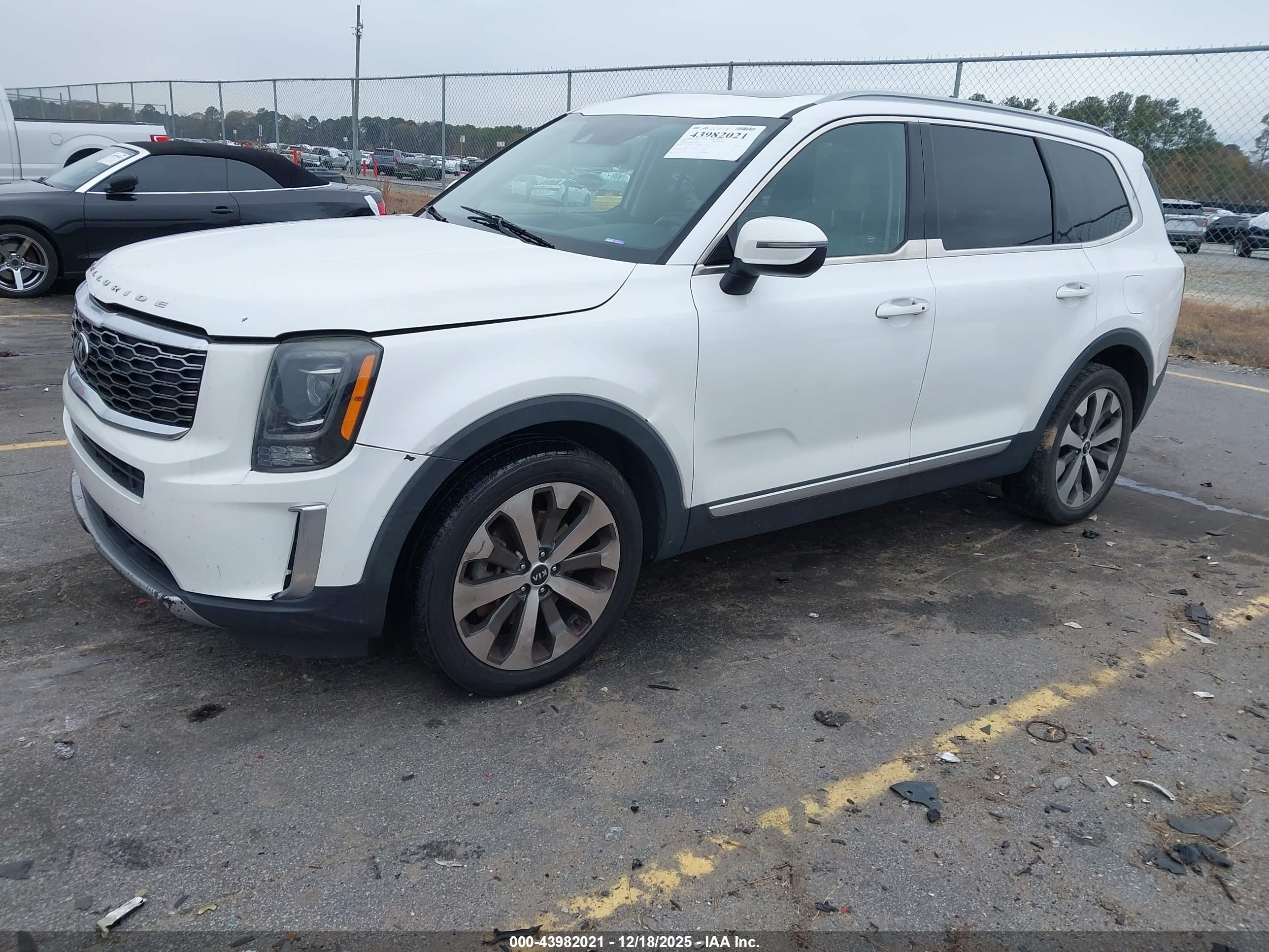 KIA TELLURIDE image 2