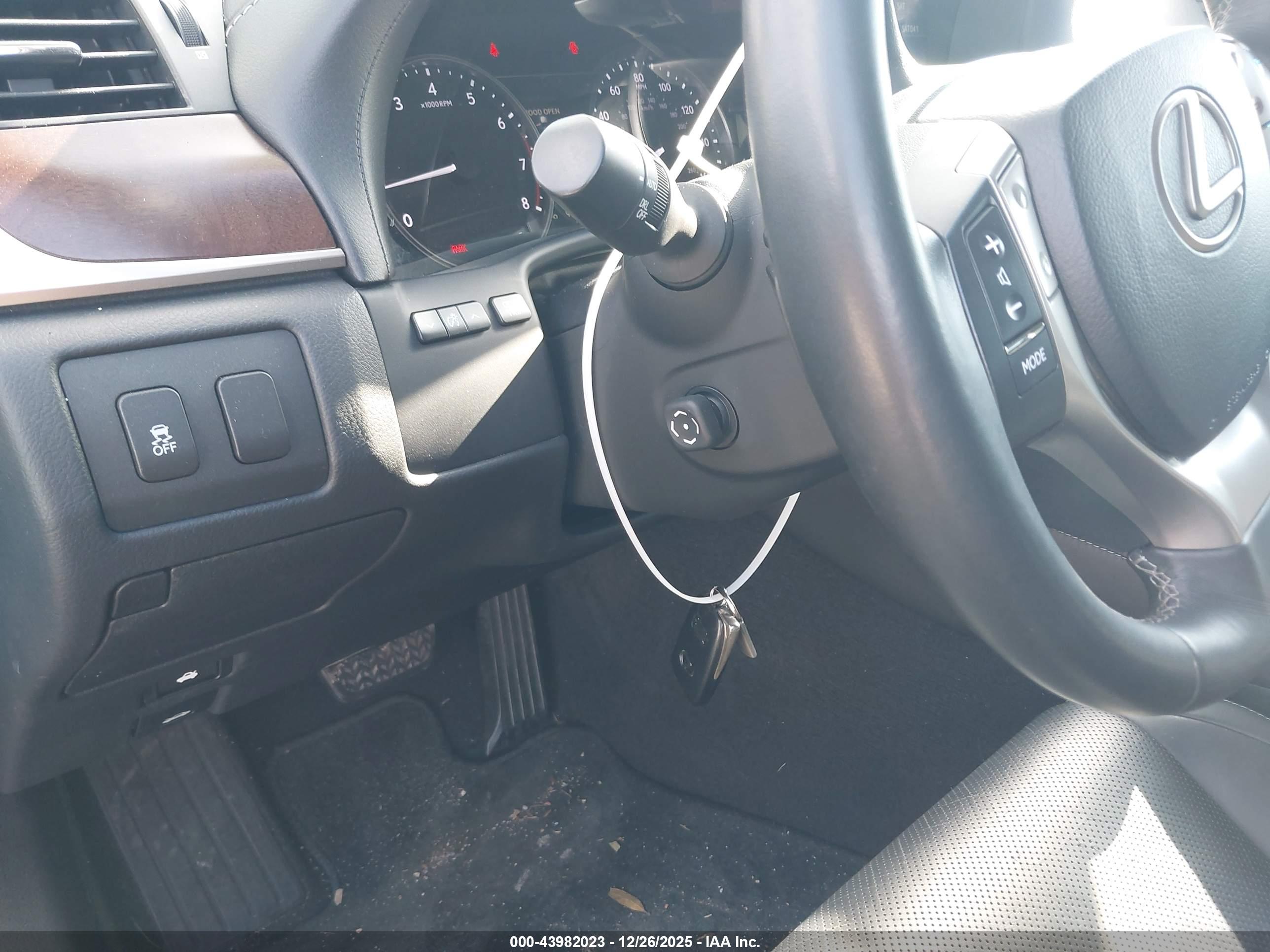 LEXUS GS image 11
