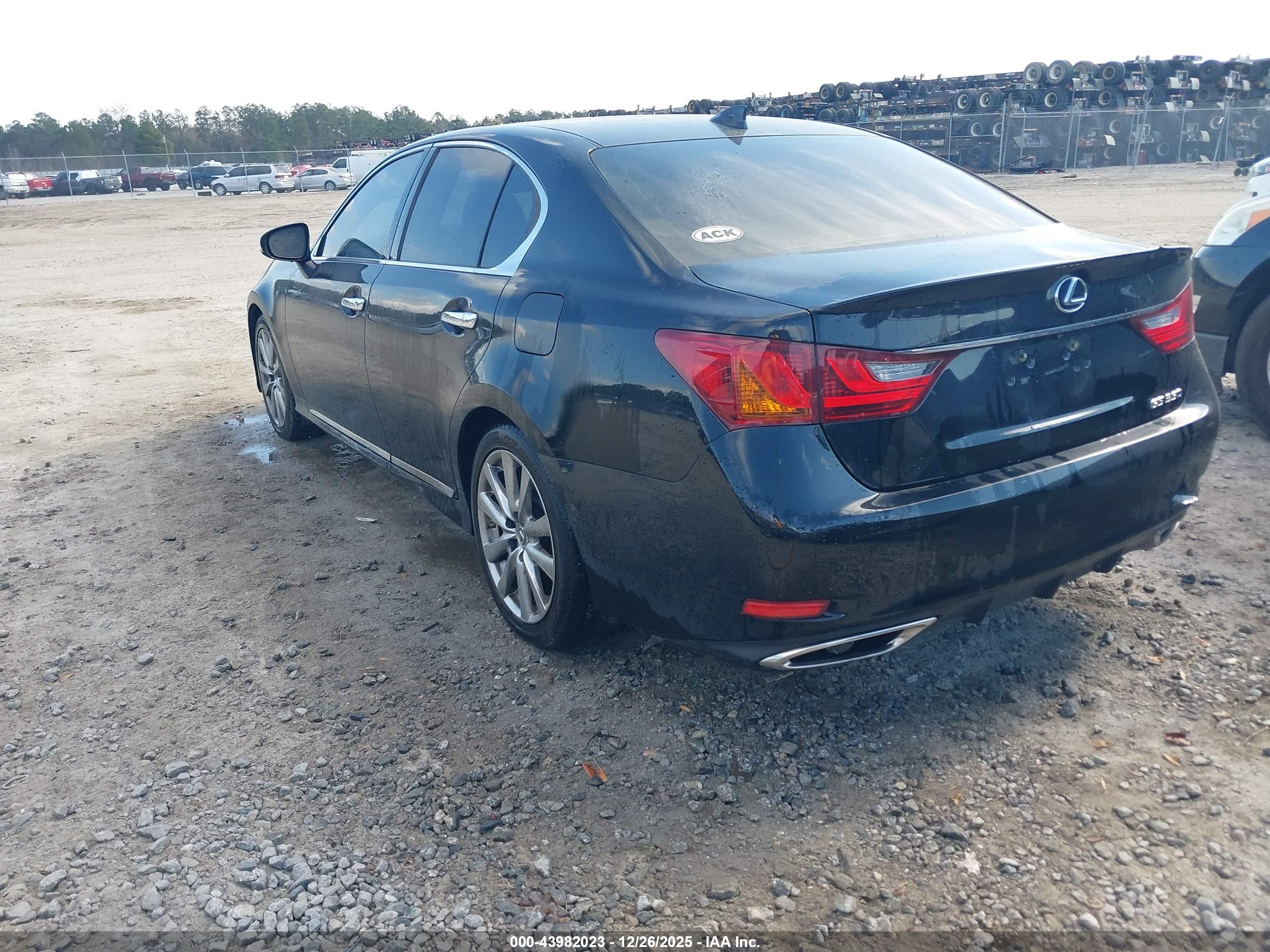 LEXUS GS image 3