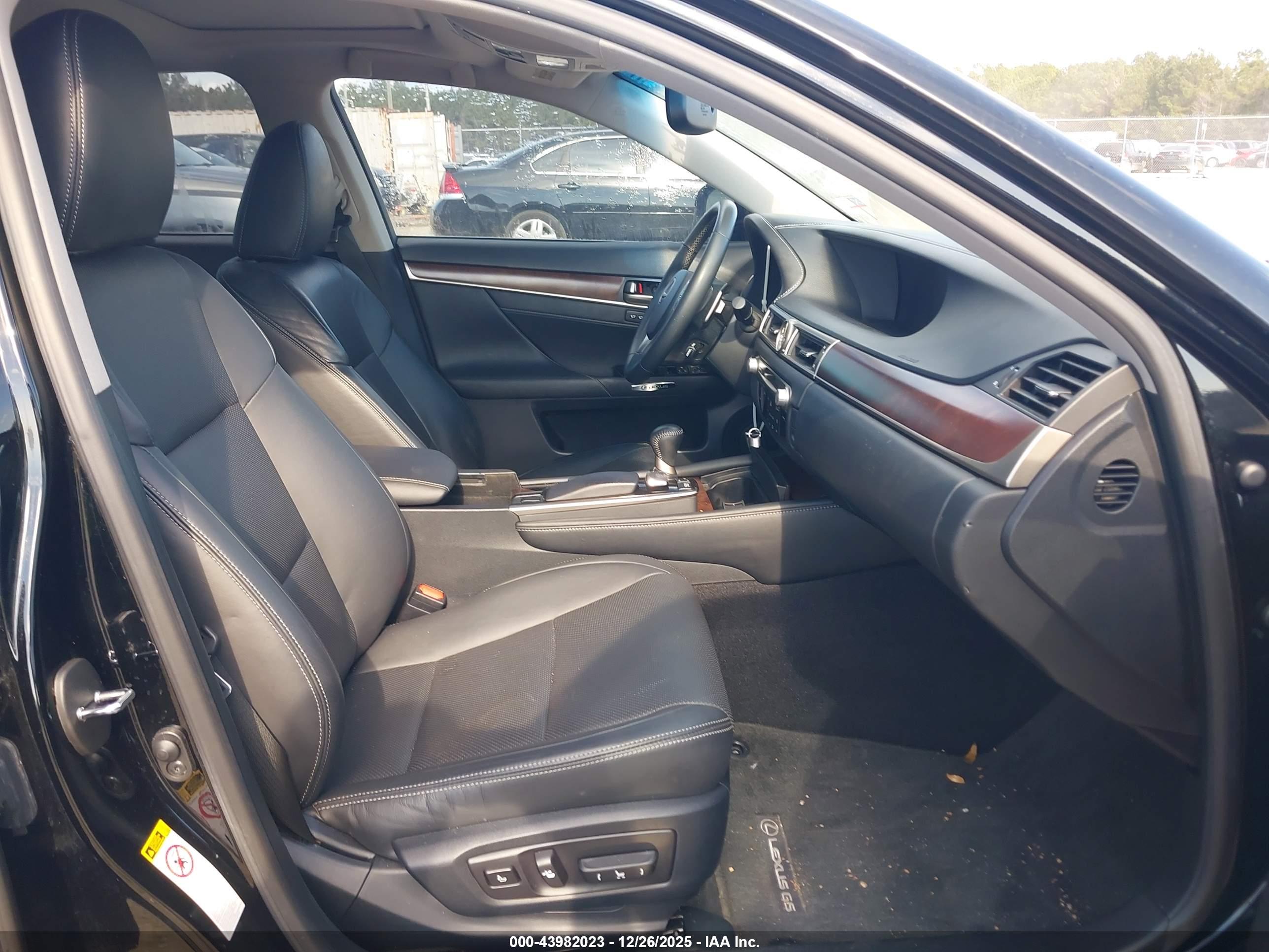 LEXUS GS image 5