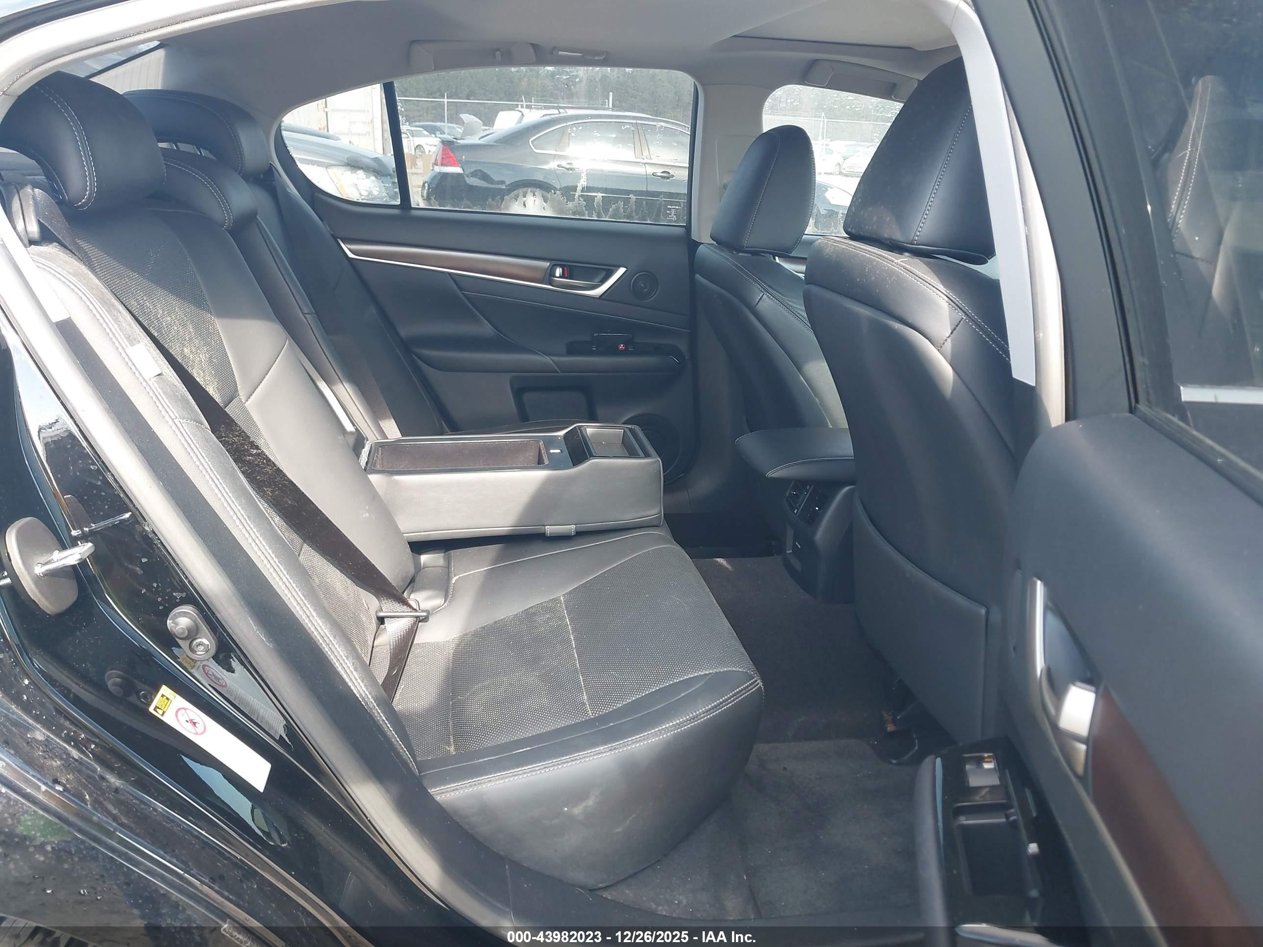 LEXUS GS image 8