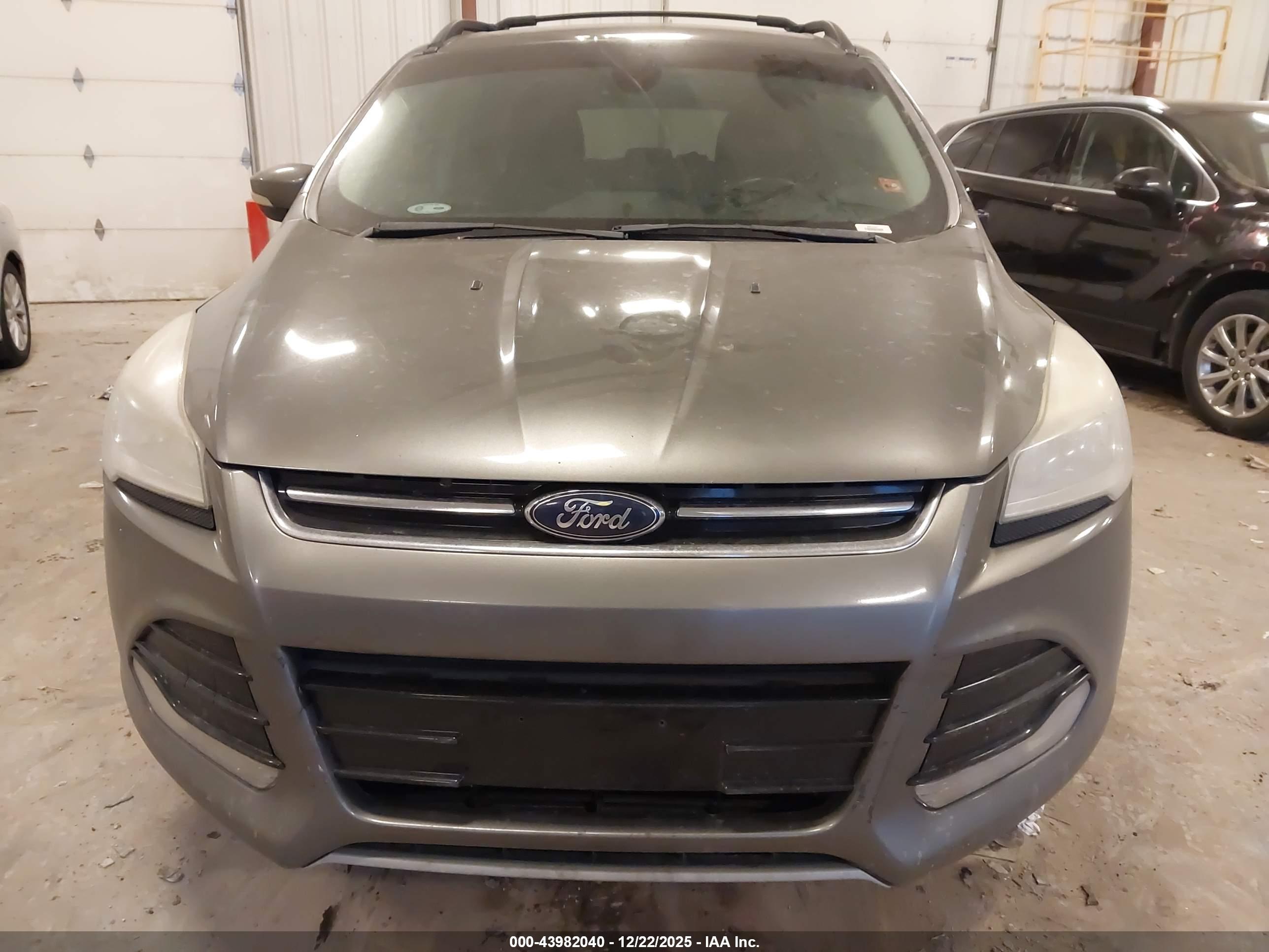 FORD ESCAPE image 6