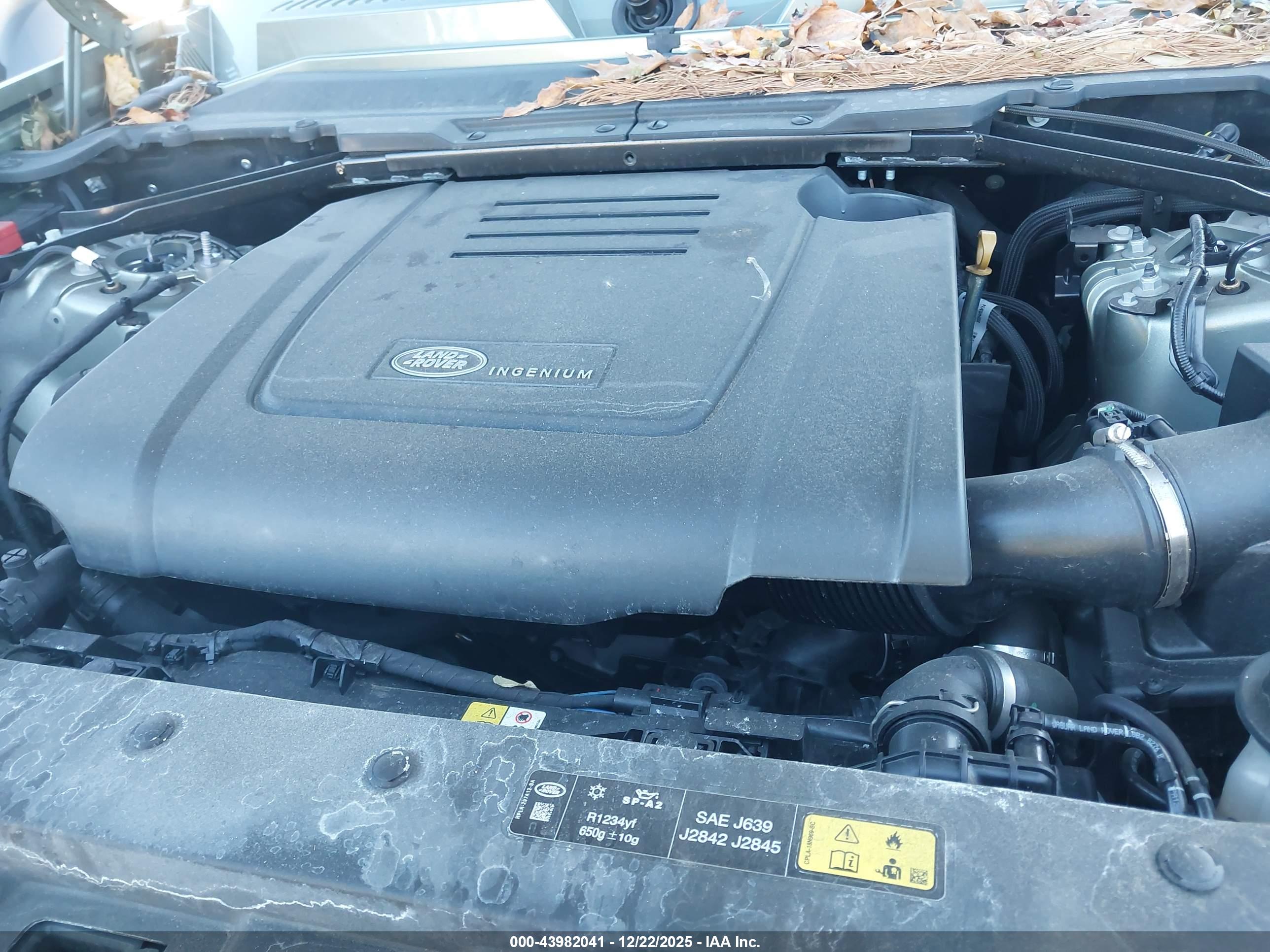 LAND ROVER image 10