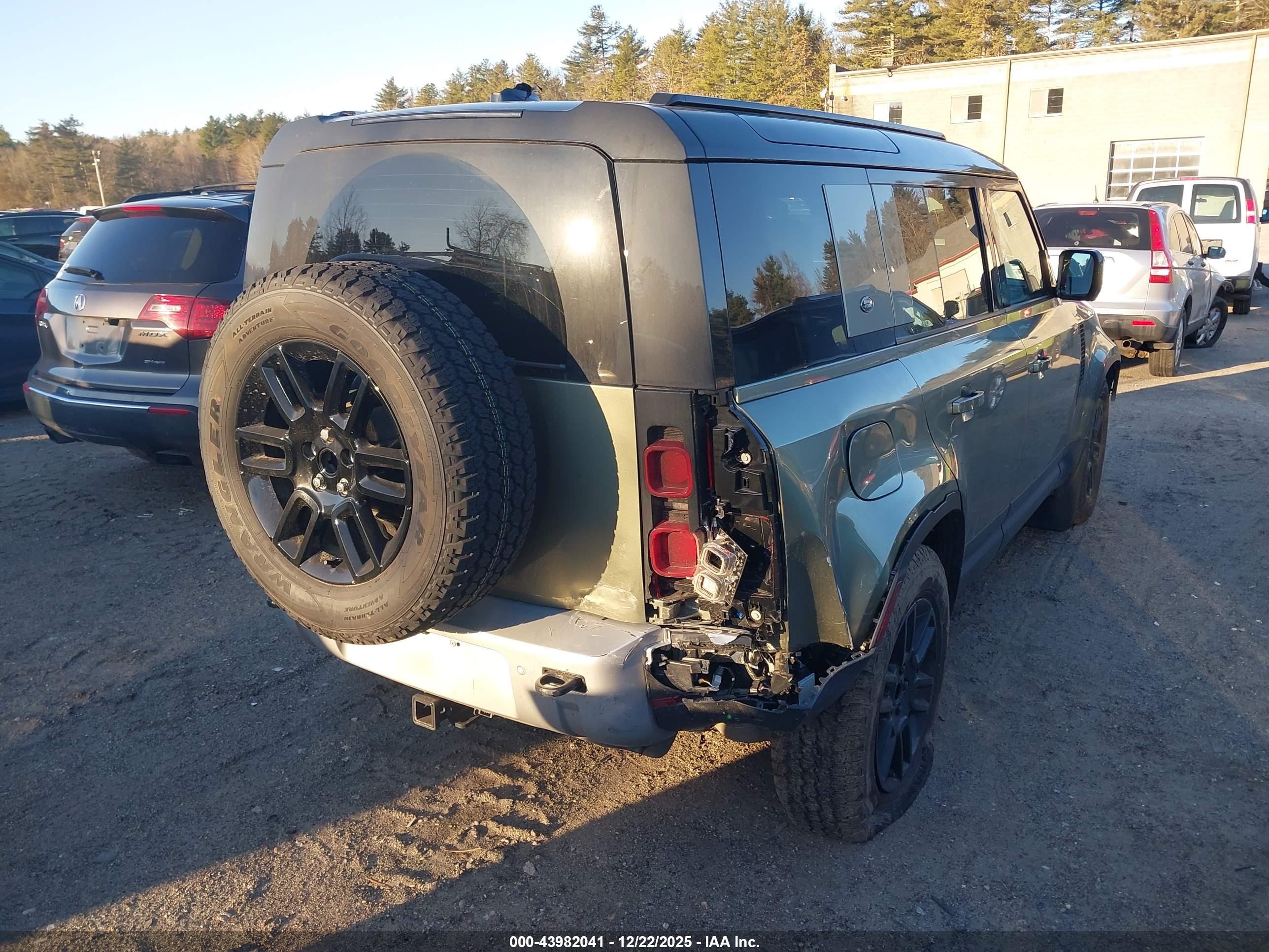 LAND ROVER image 4