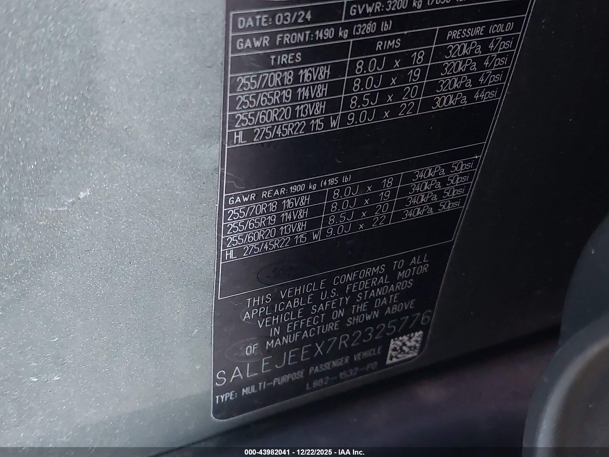 LAND ROVER image 9