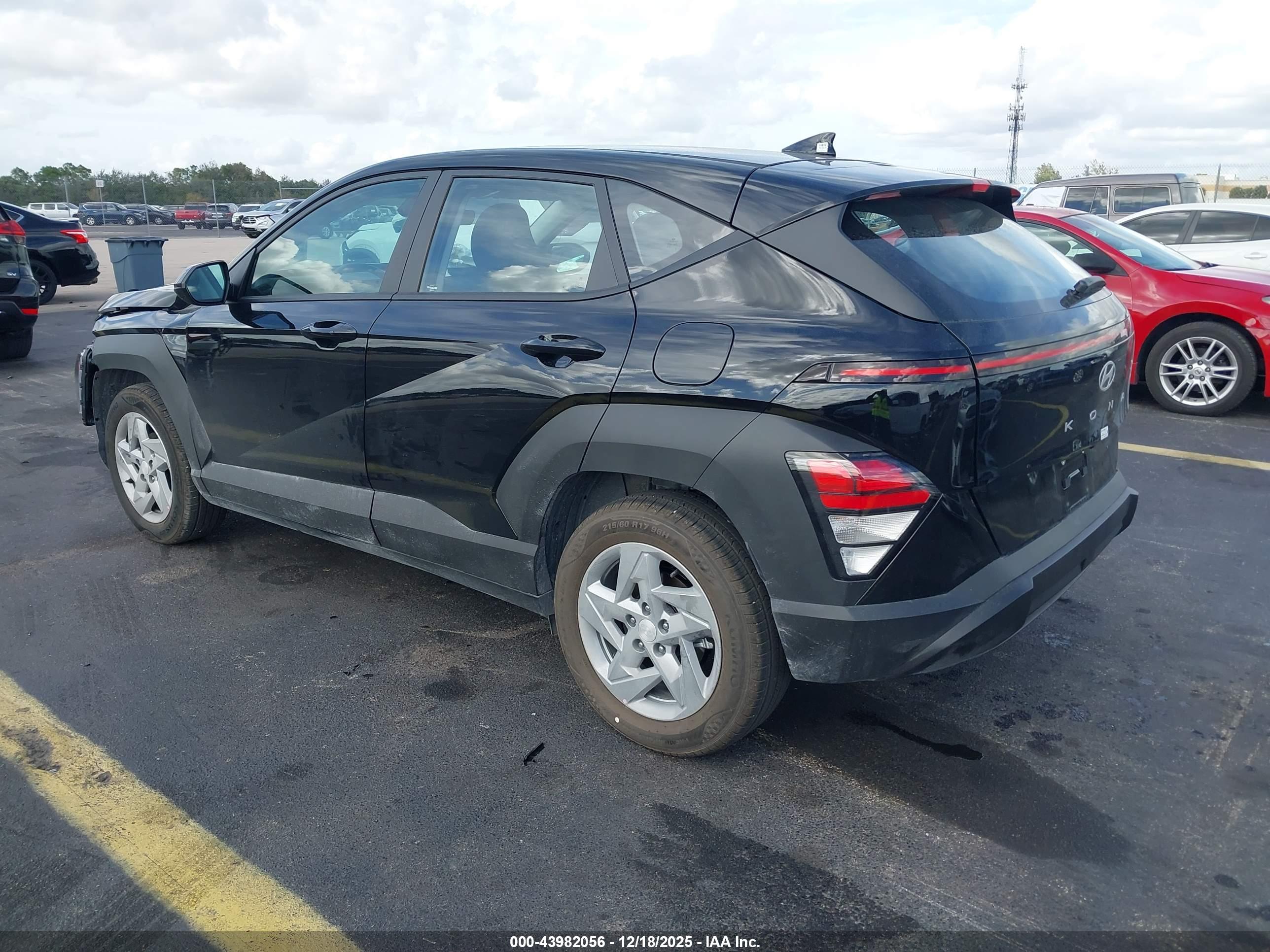 HYUNDAI KONA image 3