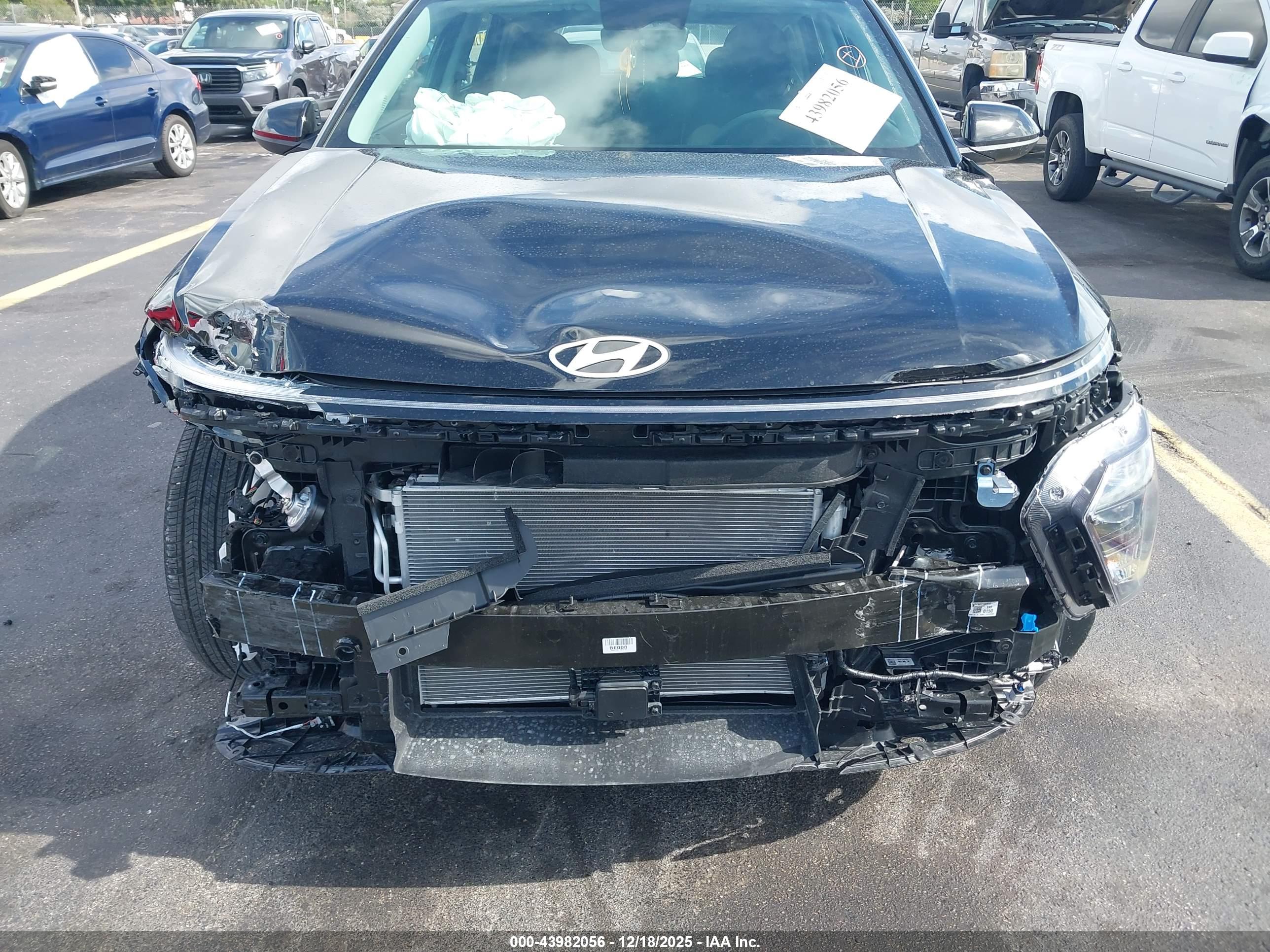 HYUNDAI KONA image 6