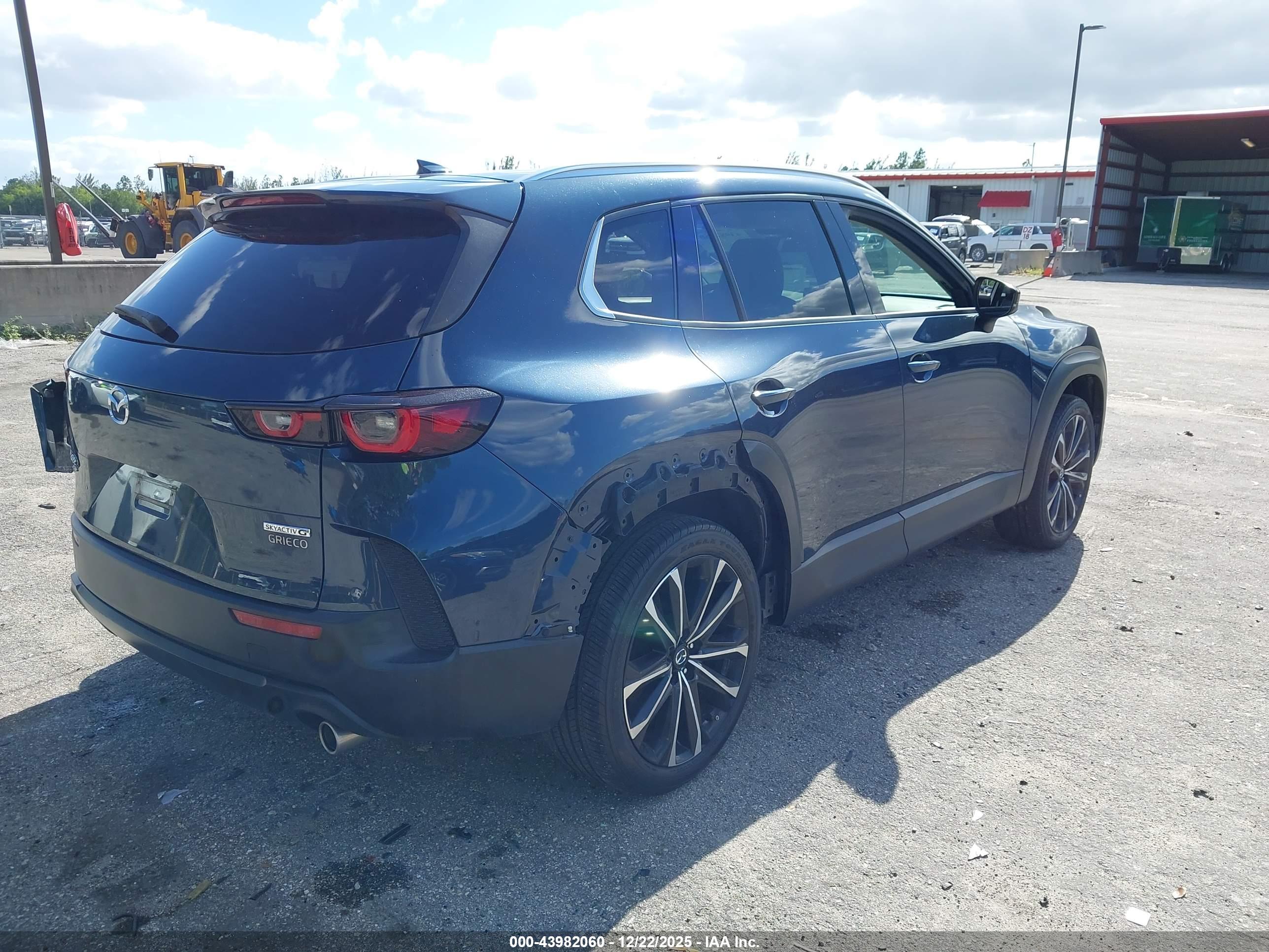 MAZDA CX-50 image 4