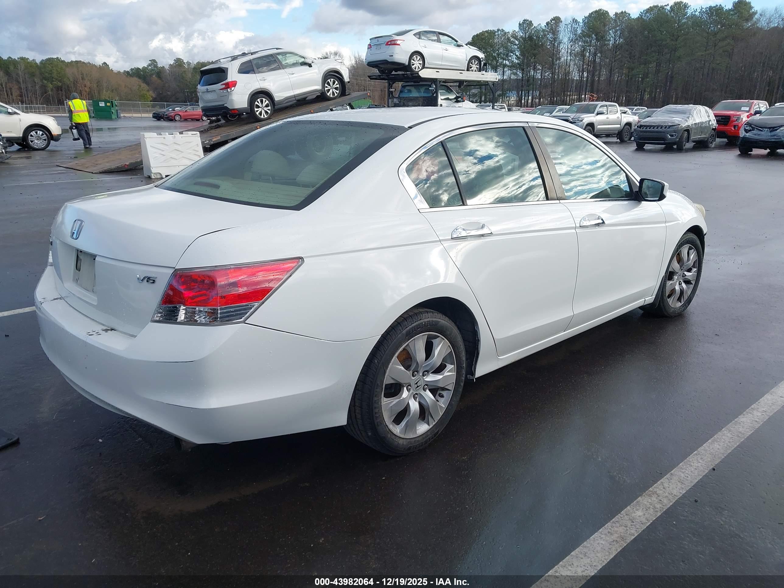 HONDA ACCORD image 4
