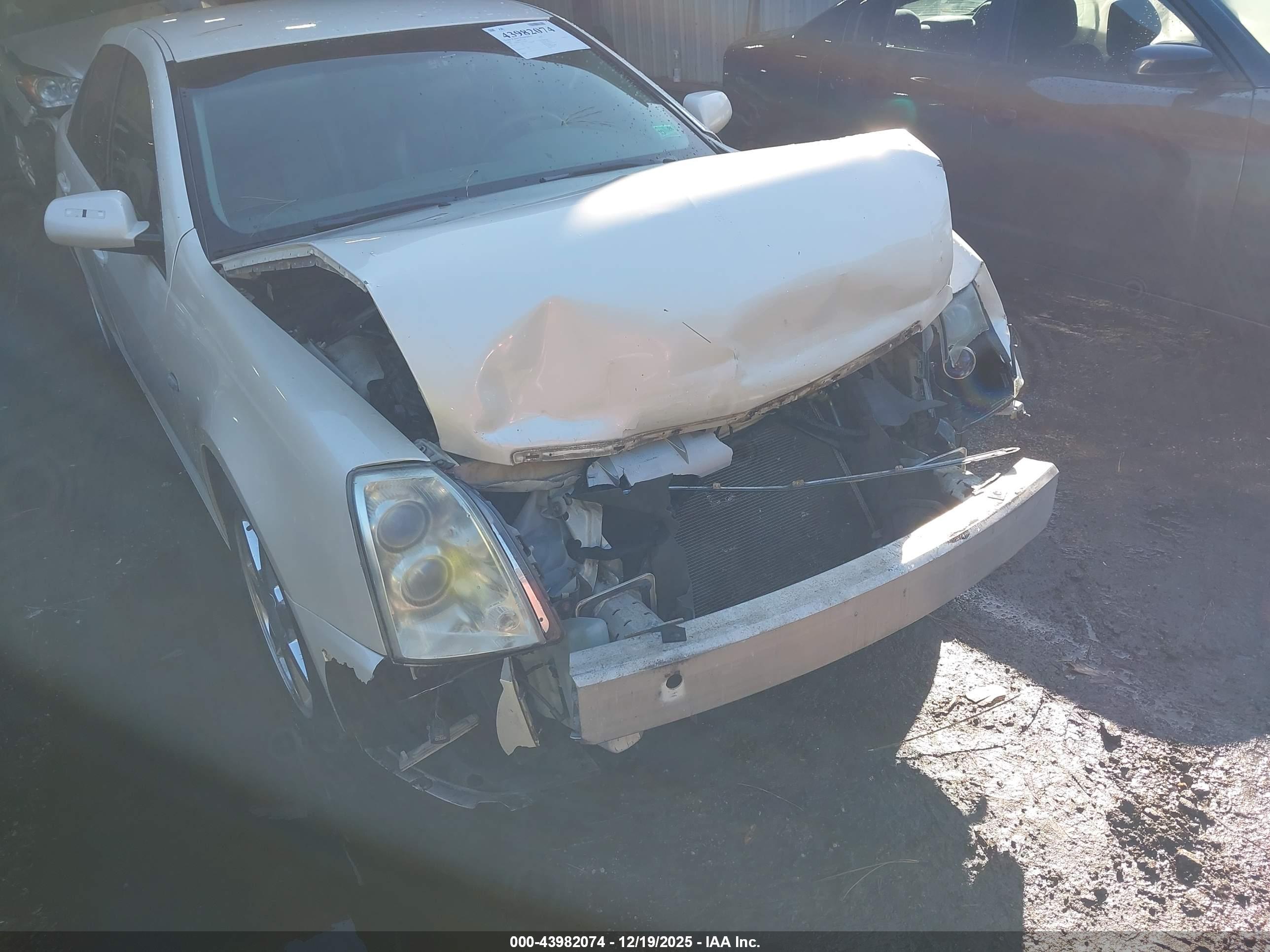 CADILLAC STS image 6