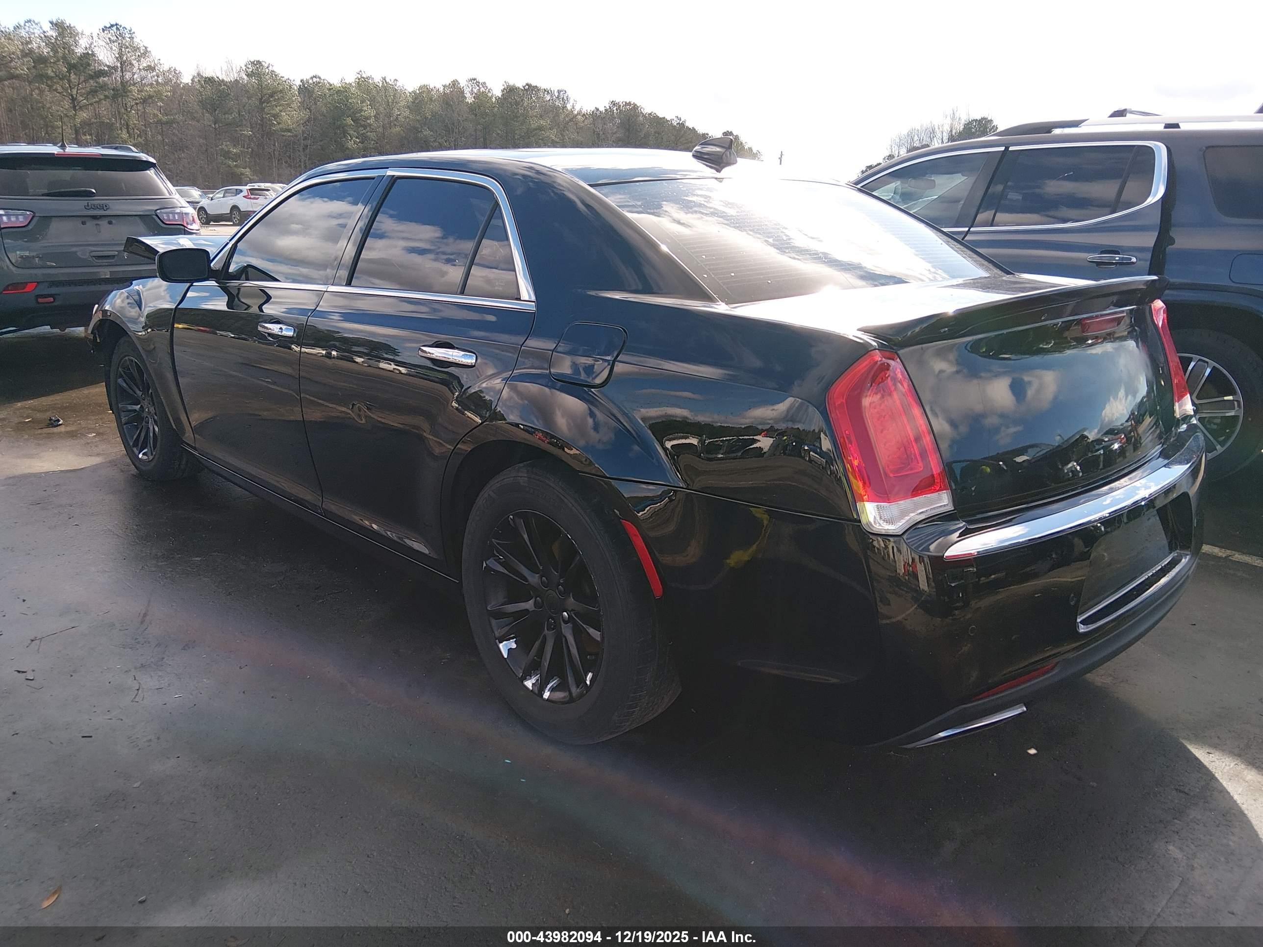 CHRYSLER 300C image 3