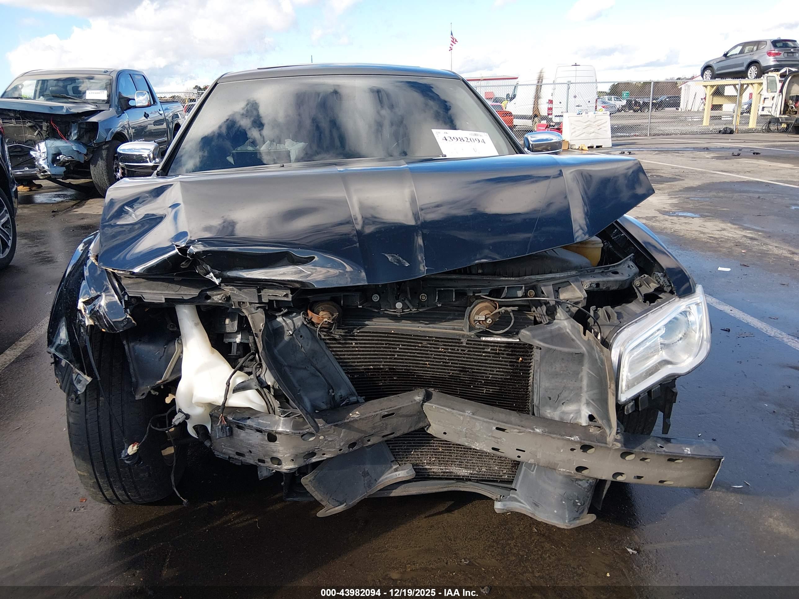 CHRYSLER 300C image 6