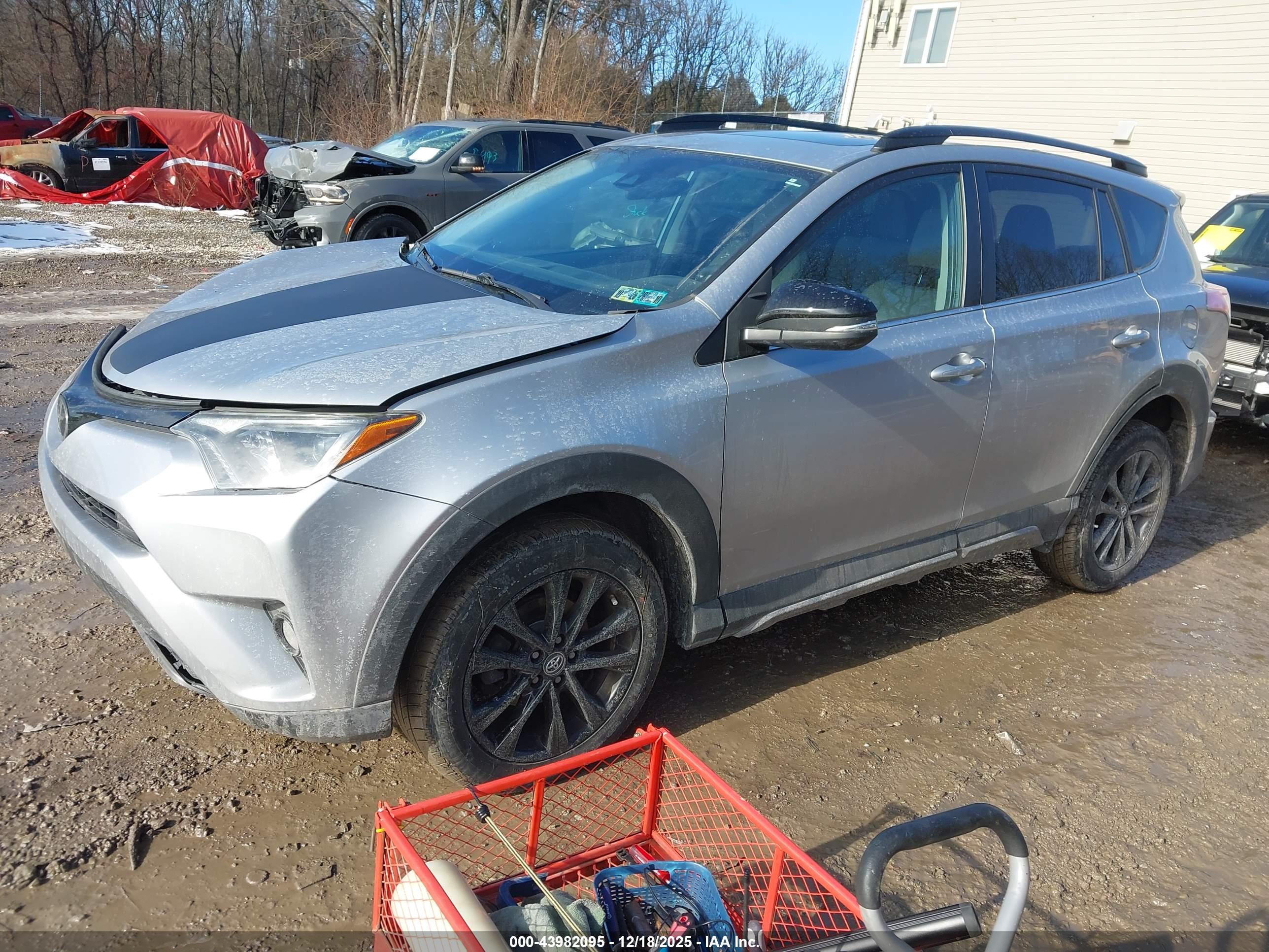 TOYOTA RAV4 image 2