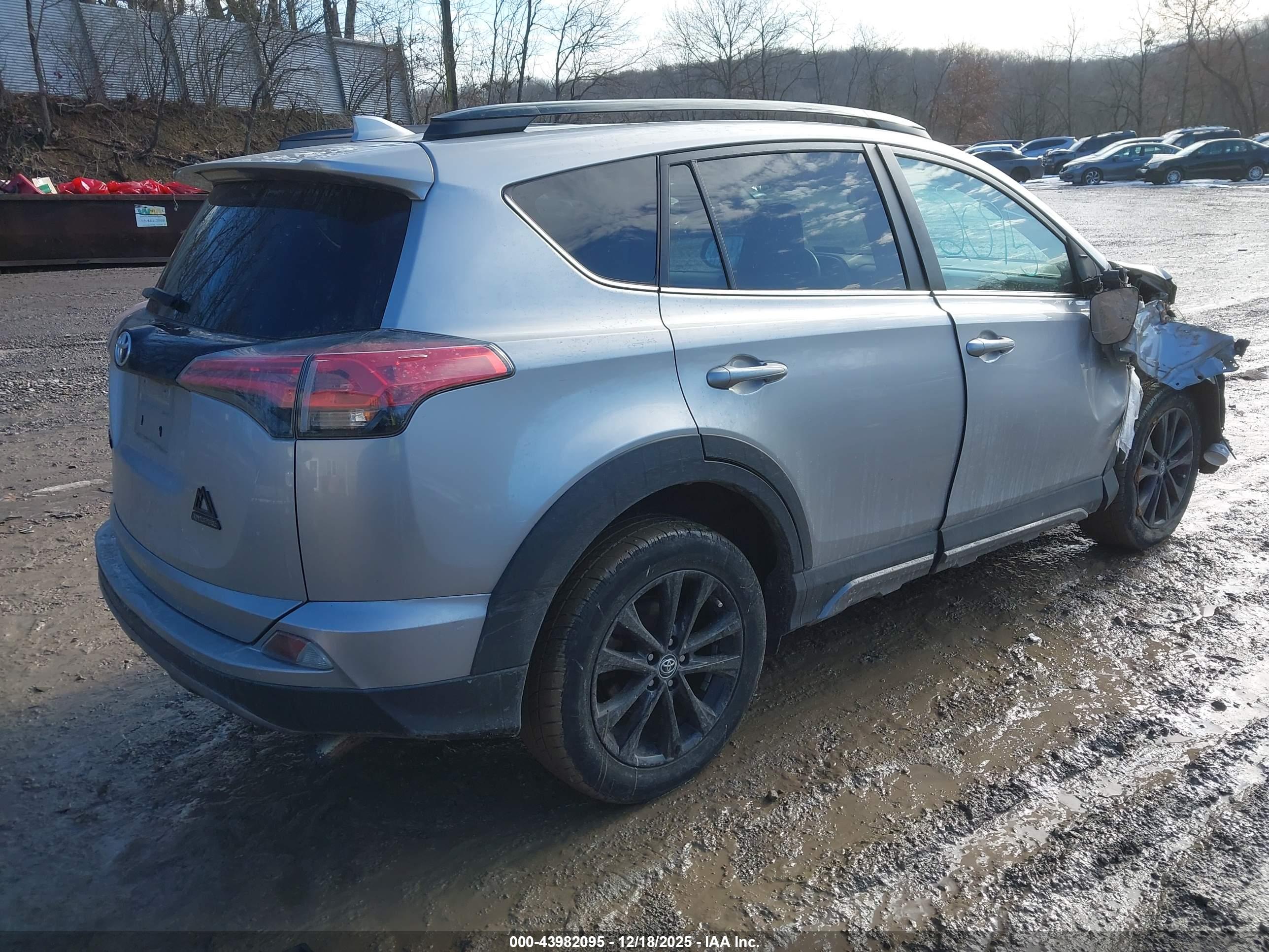 TOYOTA RAV4 image 4