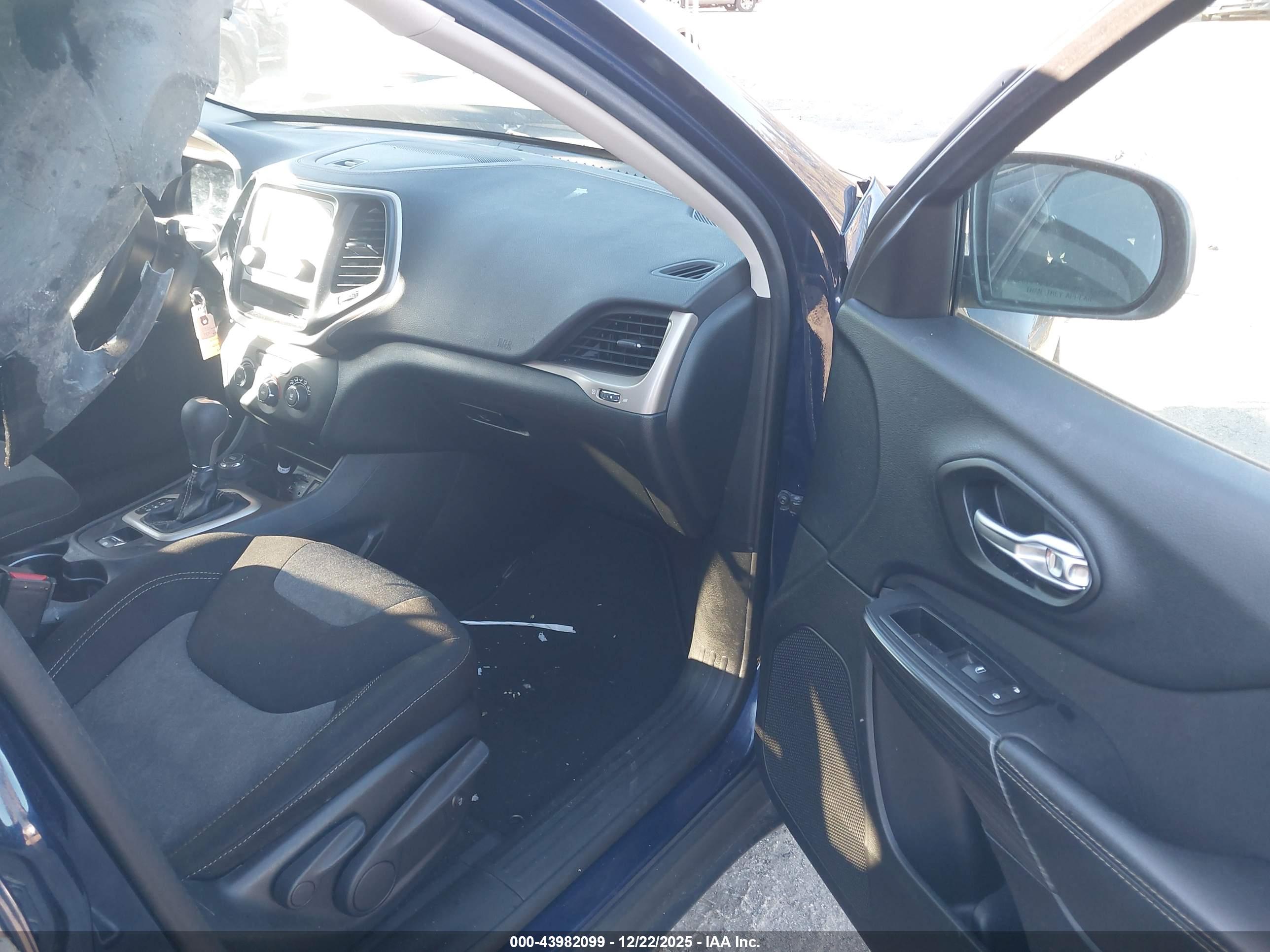 JEEP CHEROKEE image 5