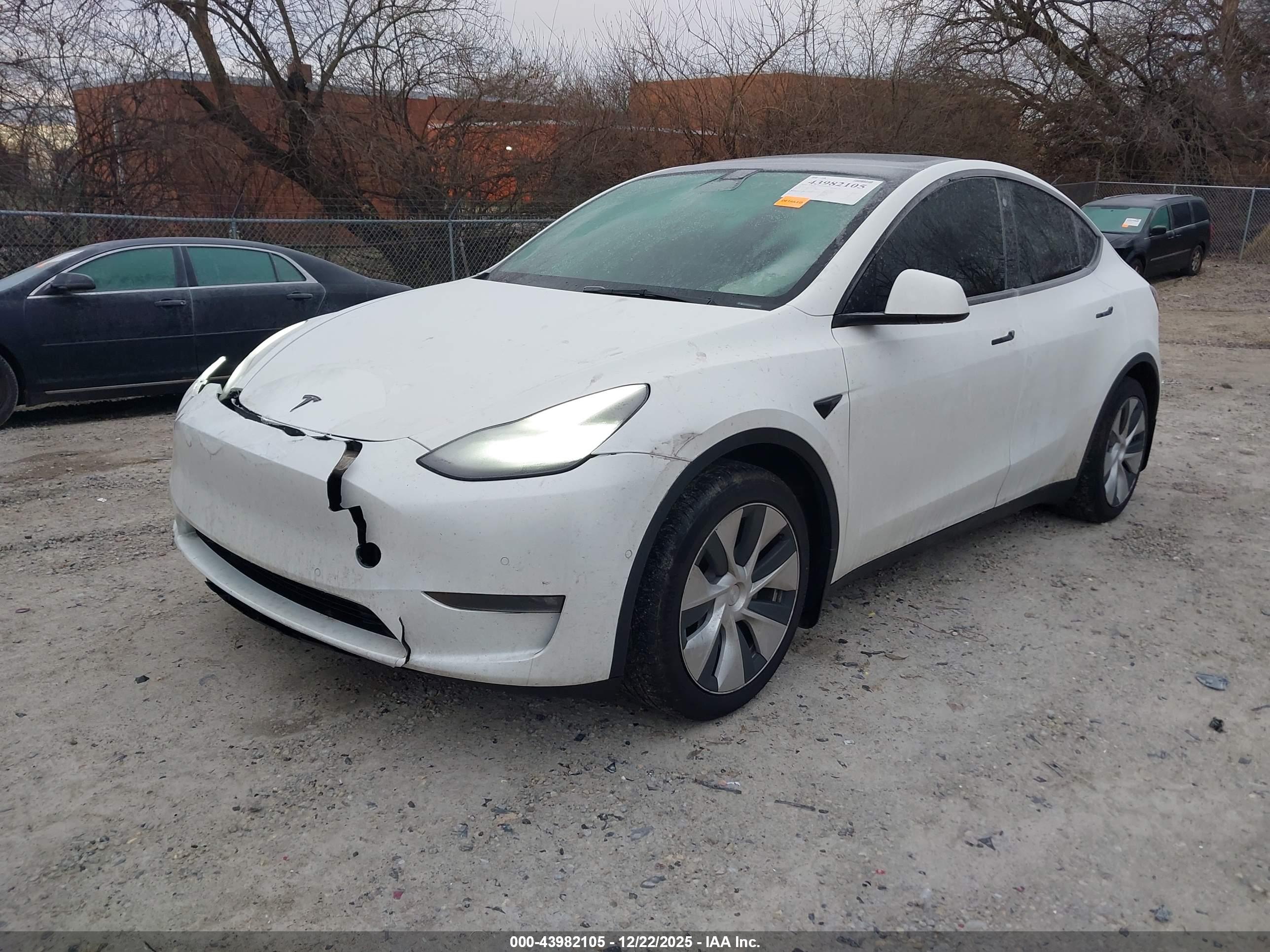 TESLA MODEL image 2
