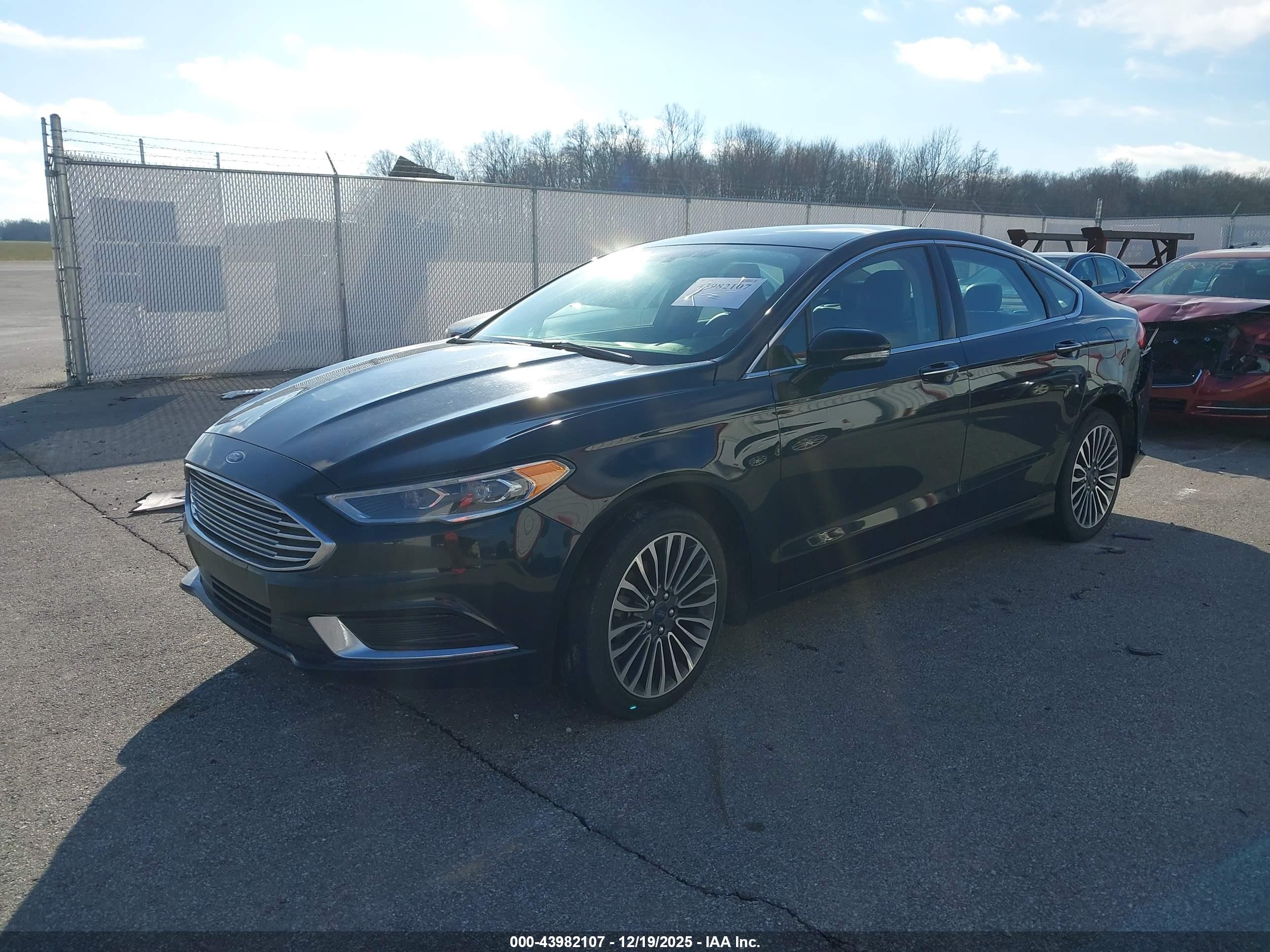 FORD FUSION image 2
