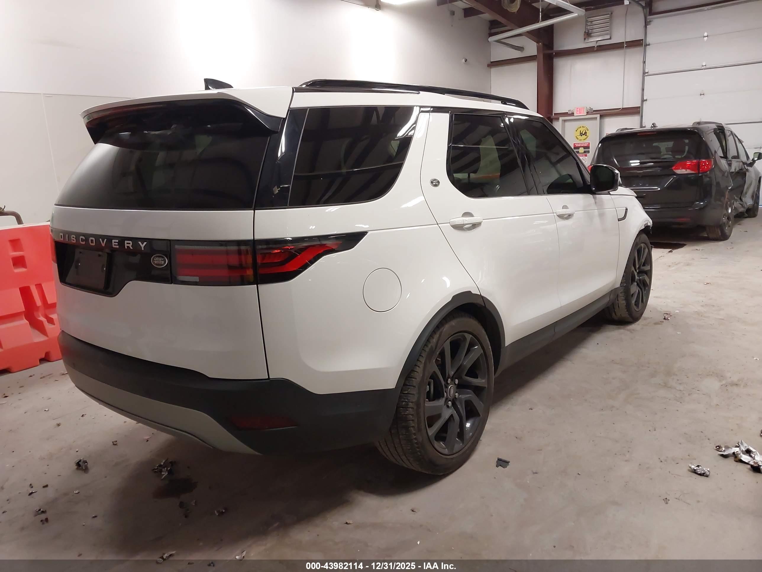 LAND ROVER image 4