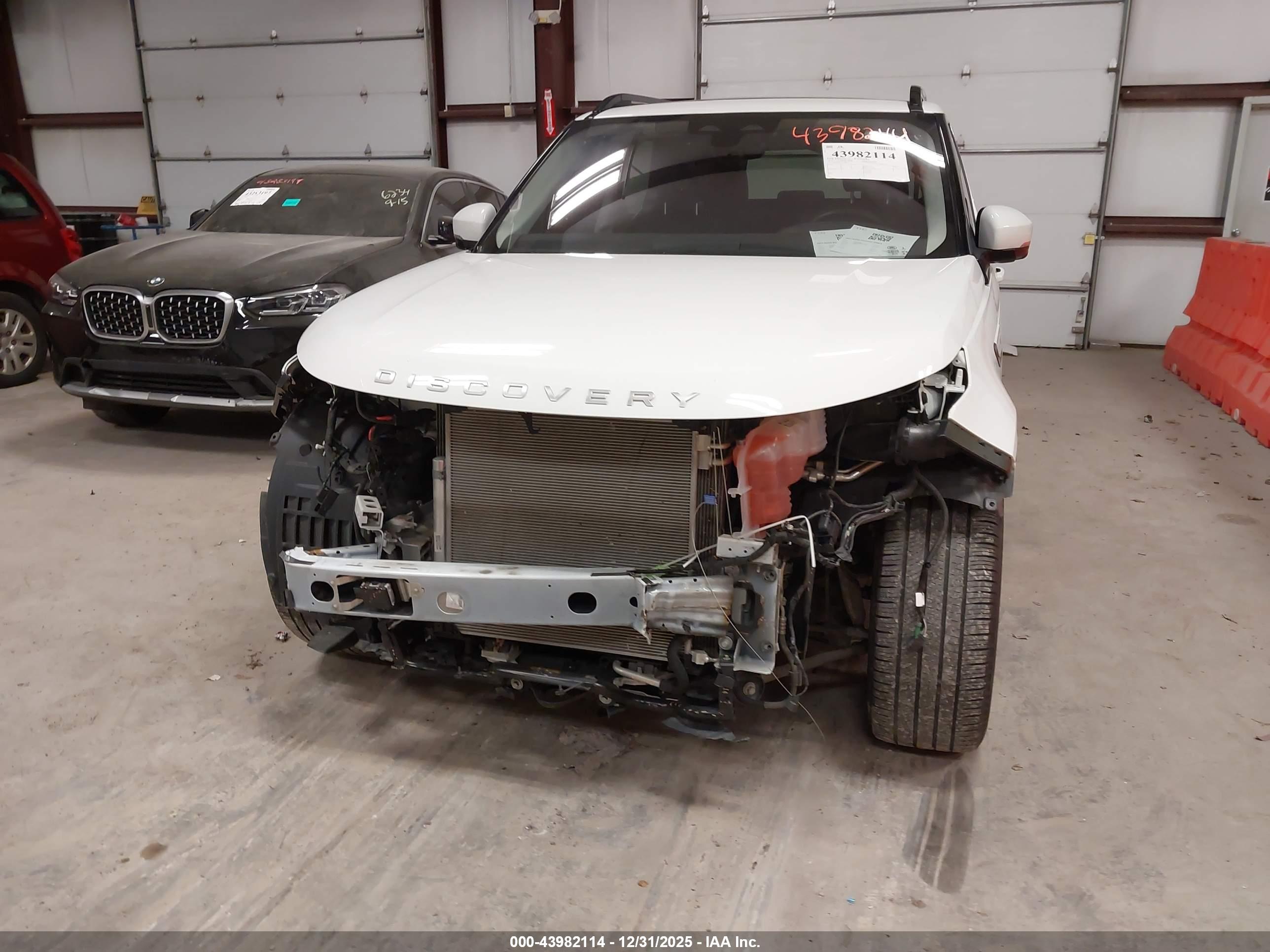 LAND ROVER image 6