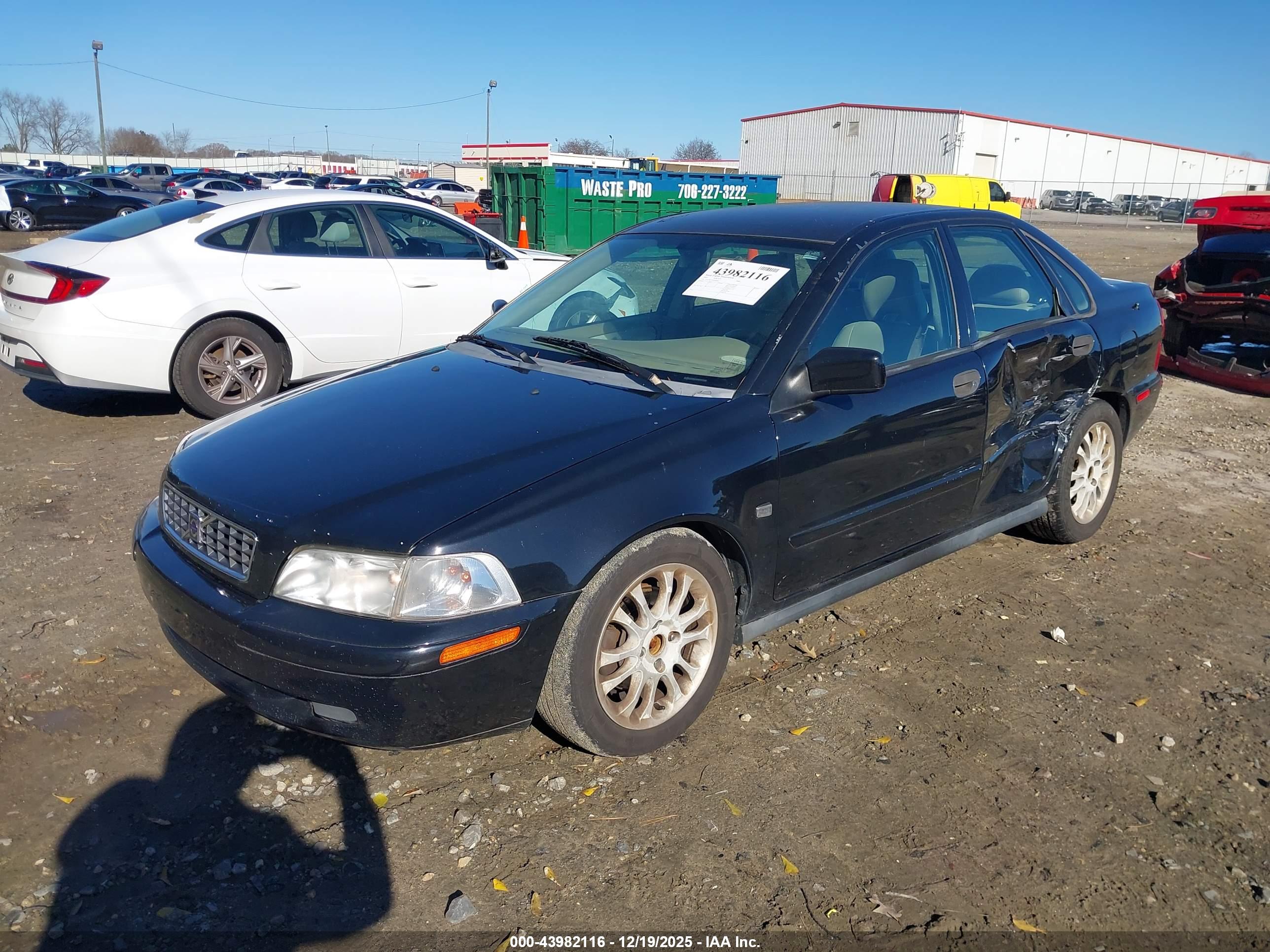 VOLVO S40 image 2