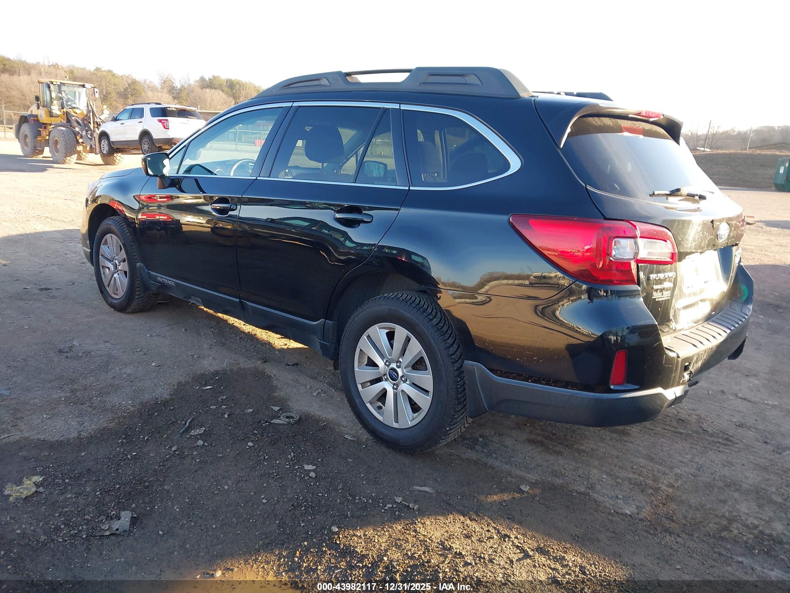 SUBARU OUTBACK image 3