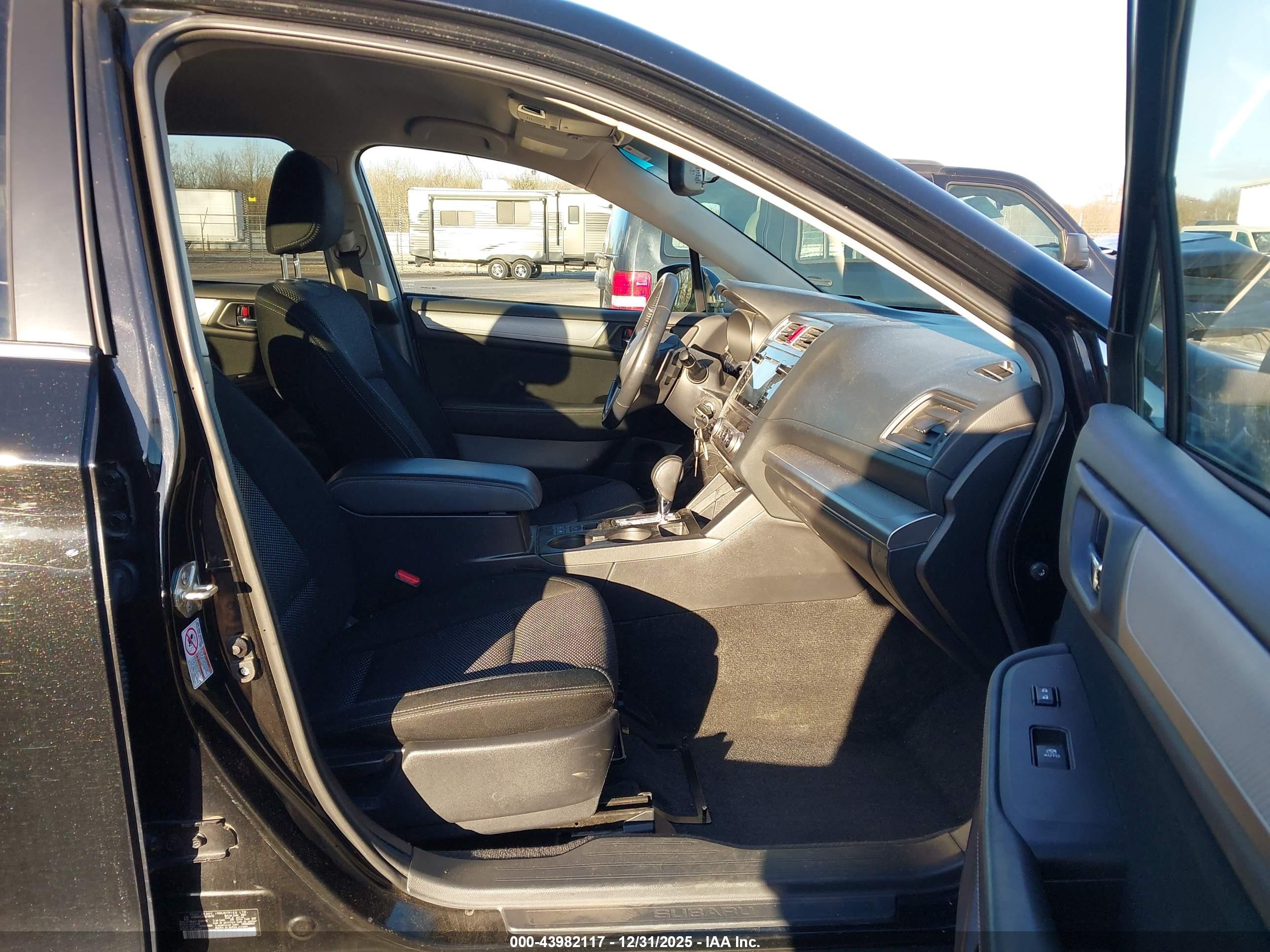 SUBARU OUTBACK image 5
