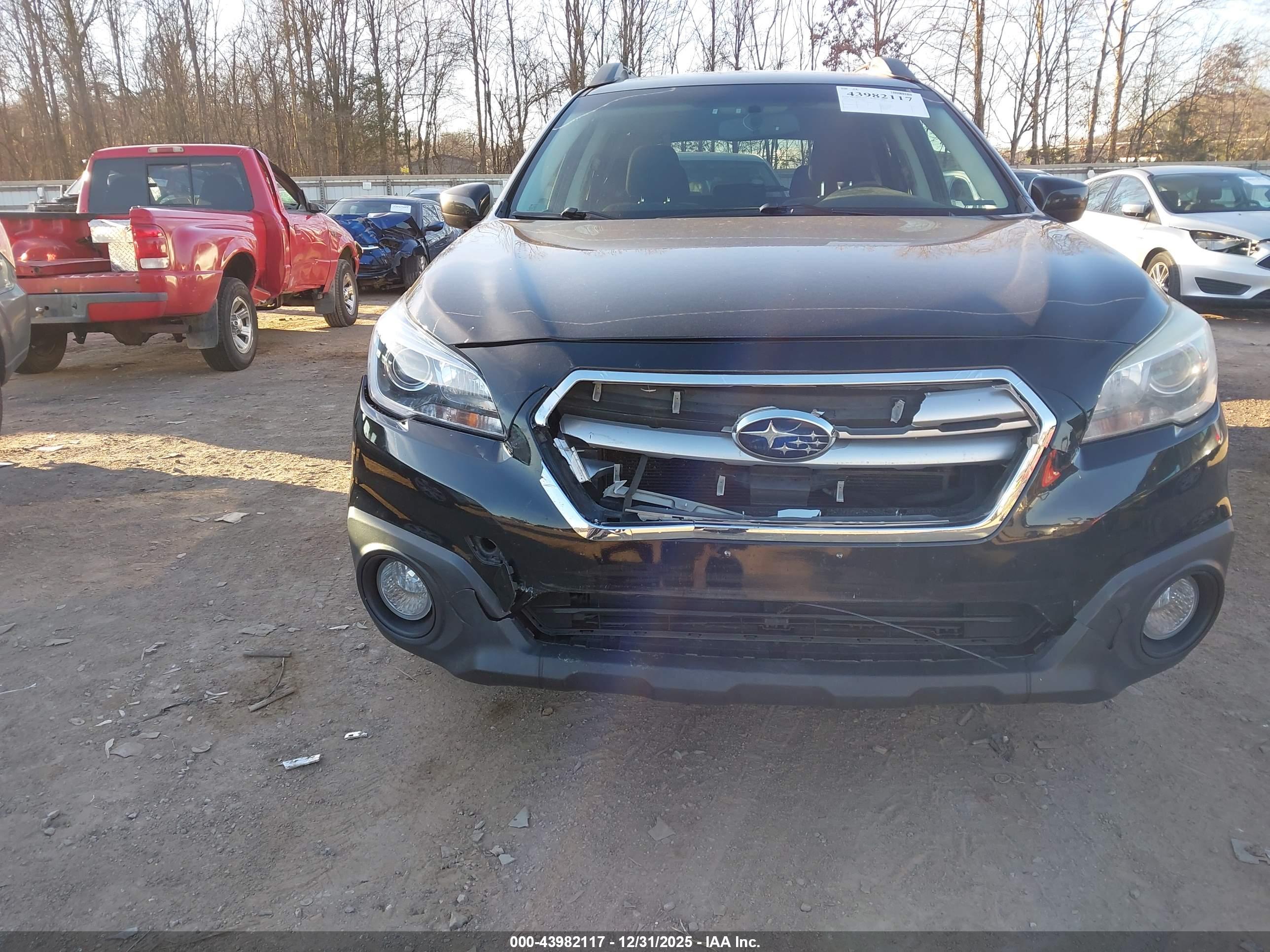 SUBARU OUTBACK image 6