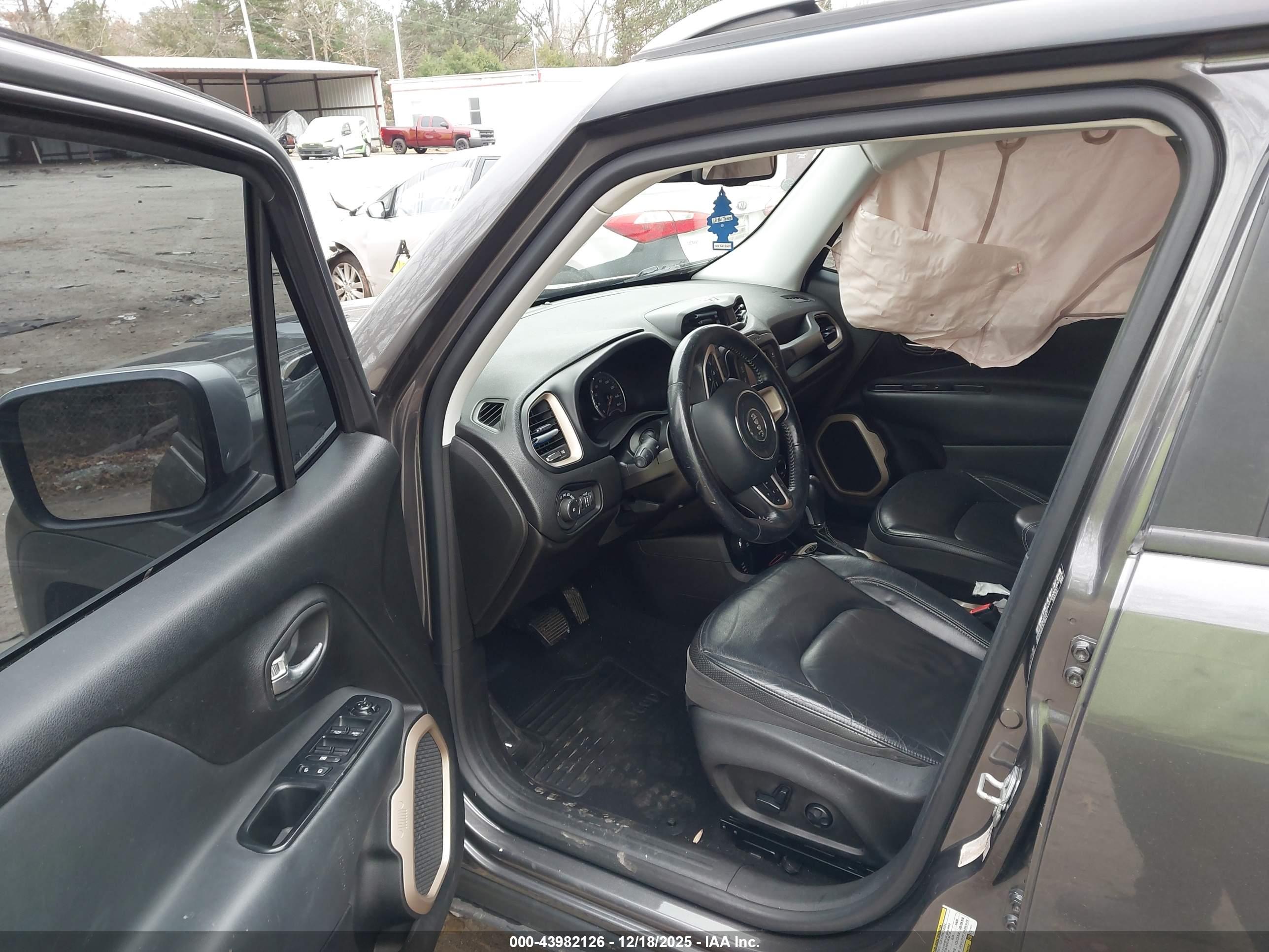 JEEP RENEGADE image 5
