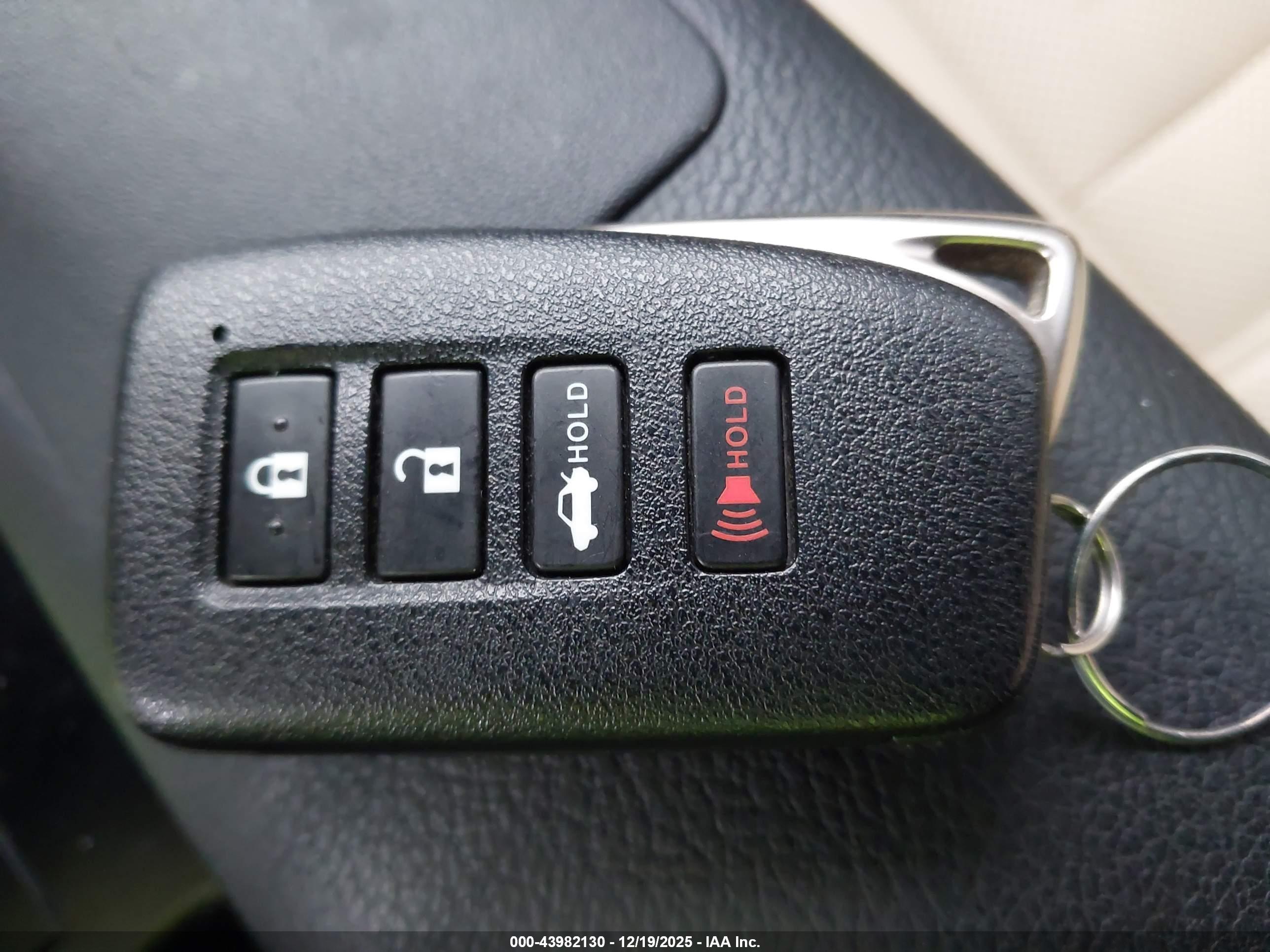 LEXUS IS image 11