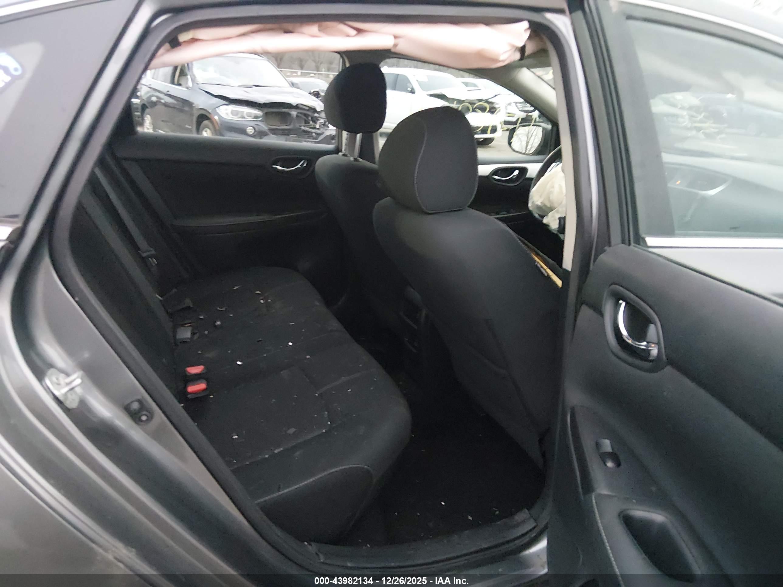 NISSAN SENTRA image 8