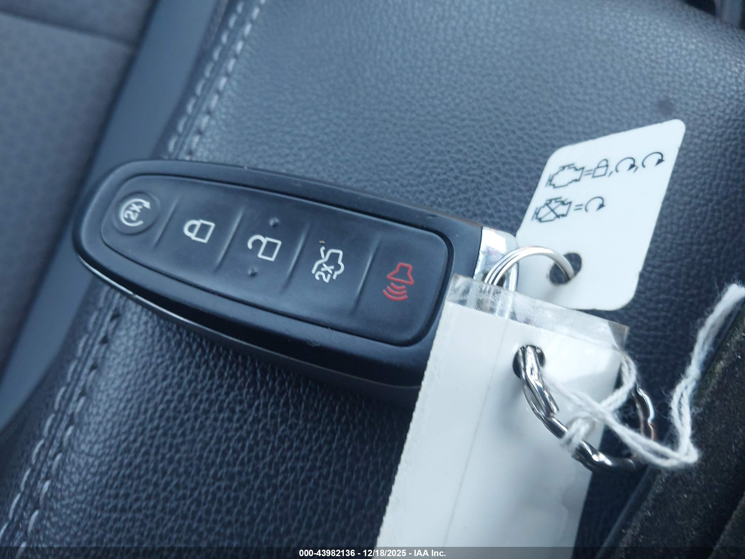 FORD ESCAPE image 11