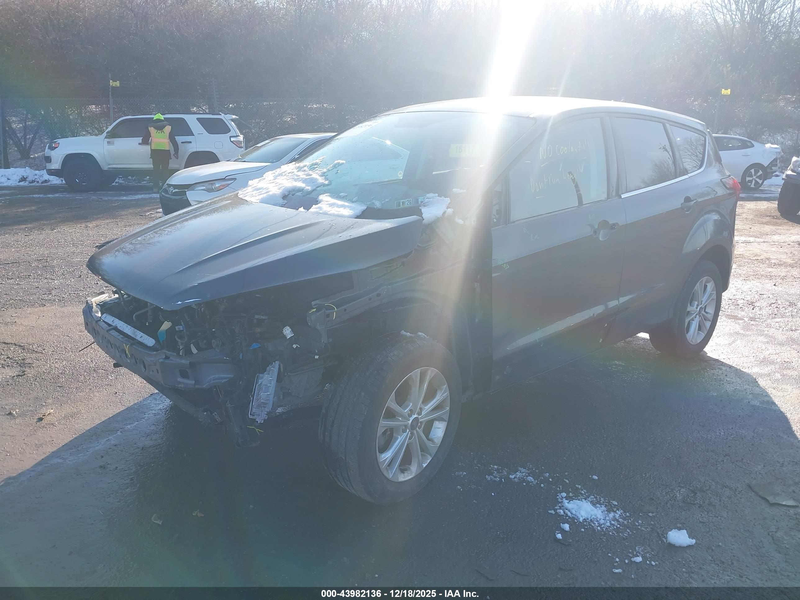 FORD ESCAPE image 2