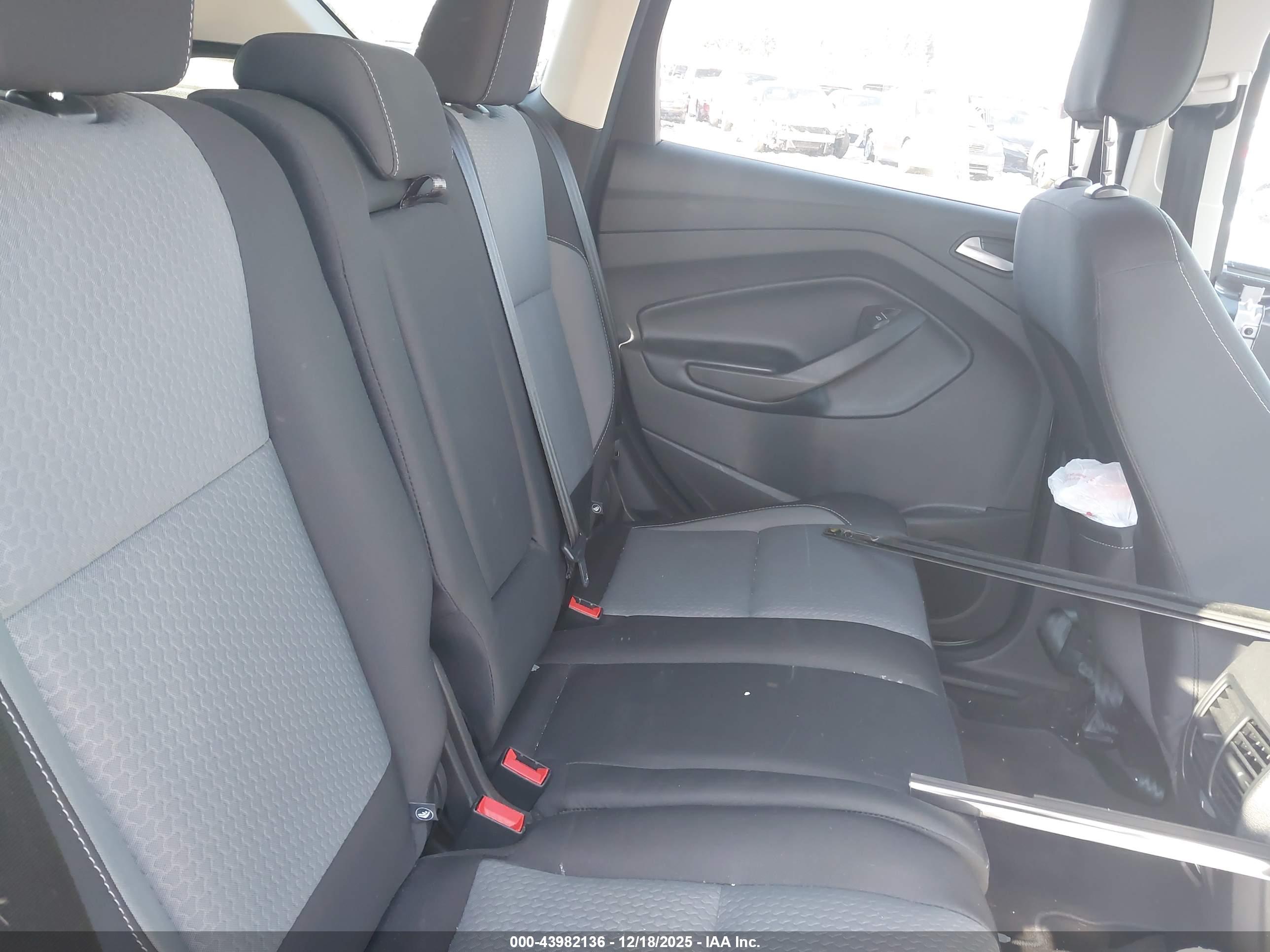 FORD ESCAPE image 8