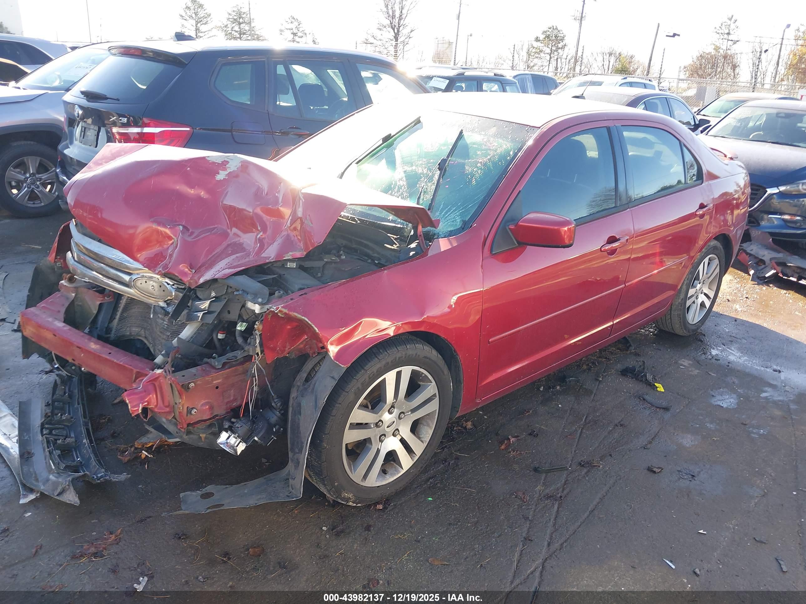 FORD FUSION image 2
