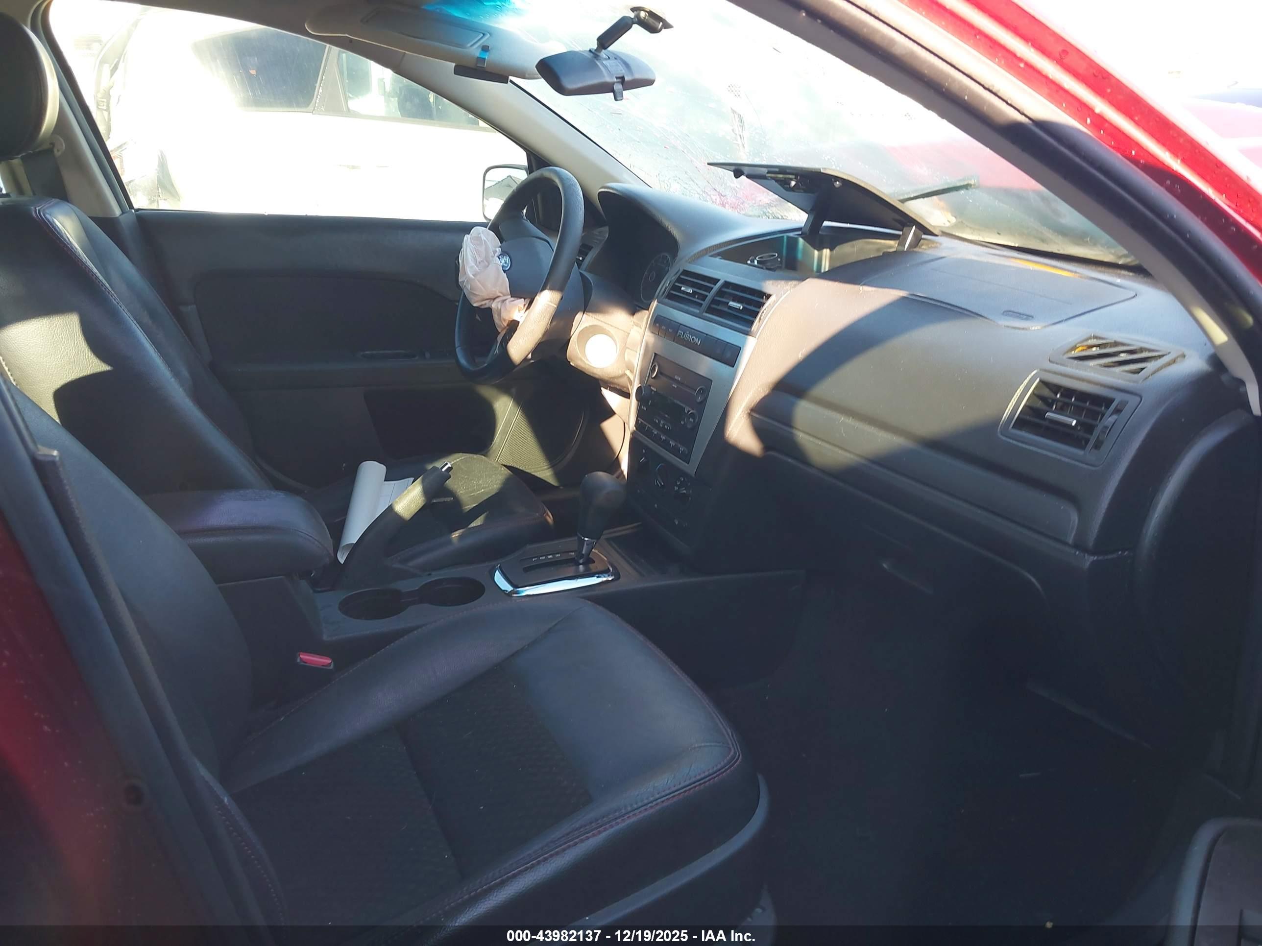 FORD FUSION image 5