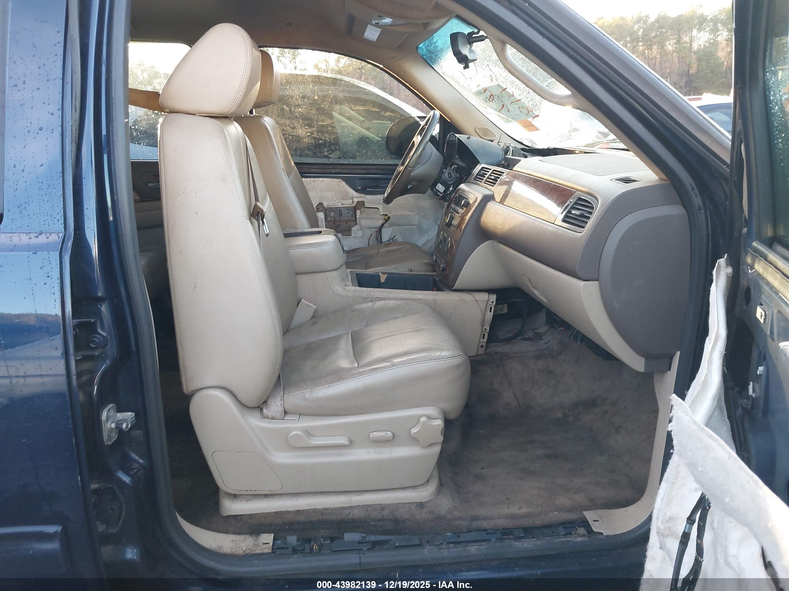 CHEVROLET AVALANCHE image 5
