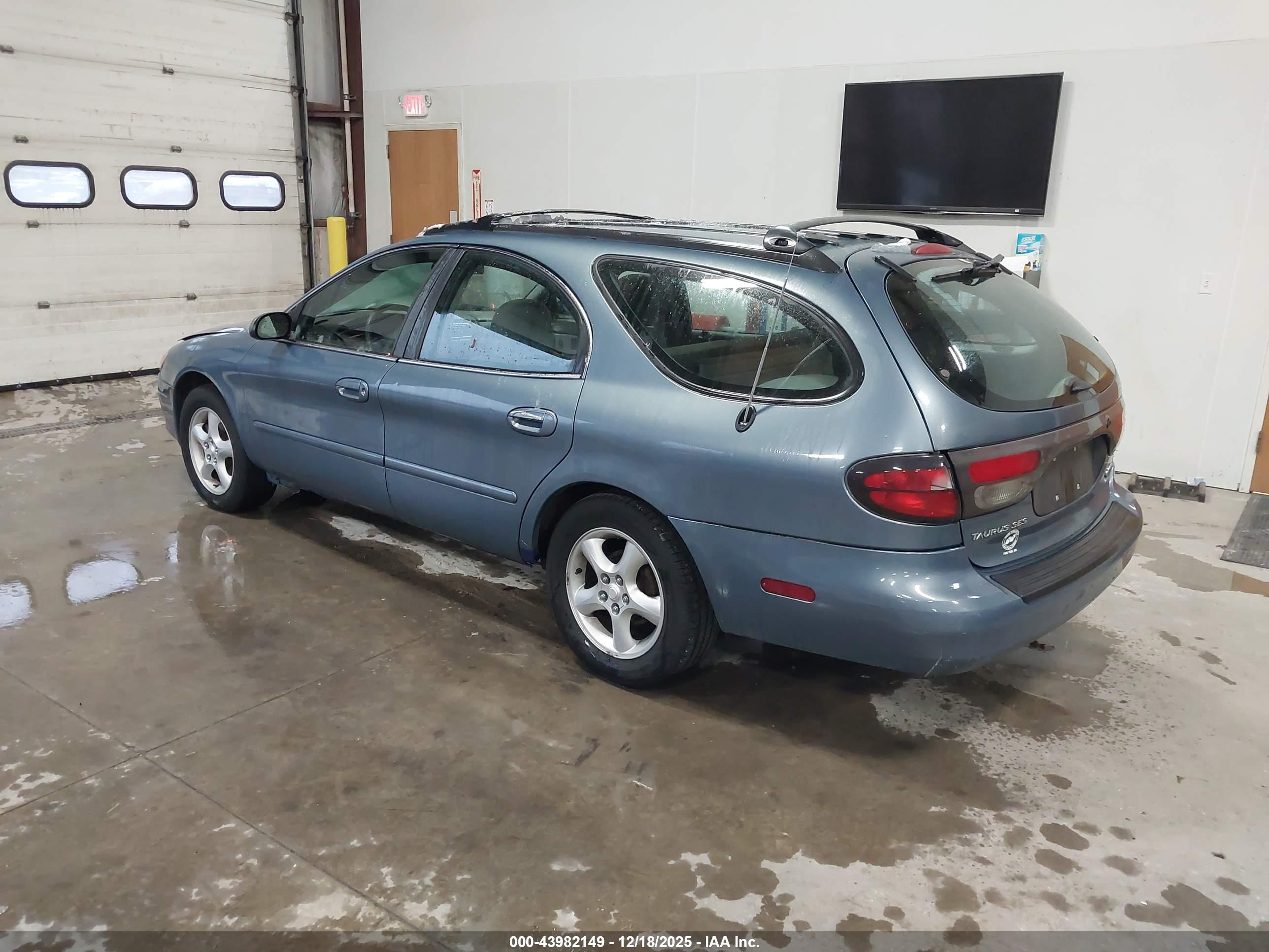 FORD TAURUS image 3