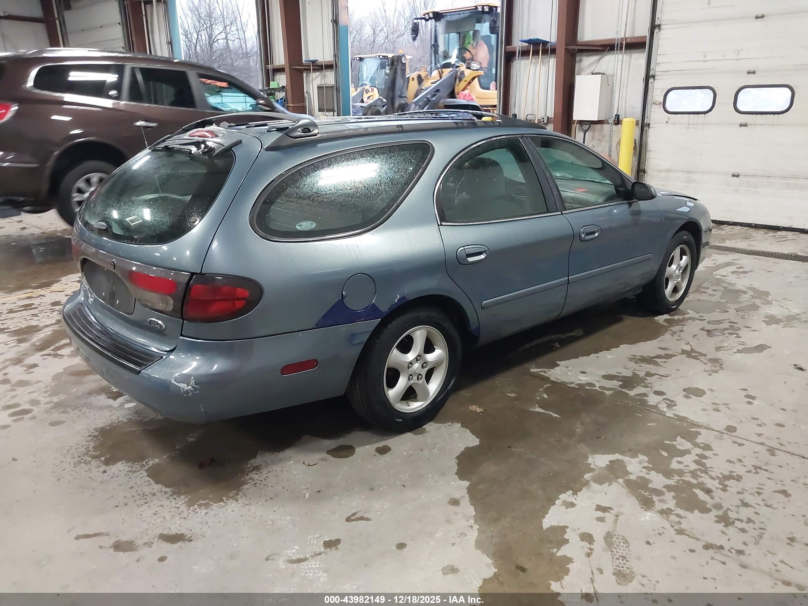 FORD TAURUS image 4