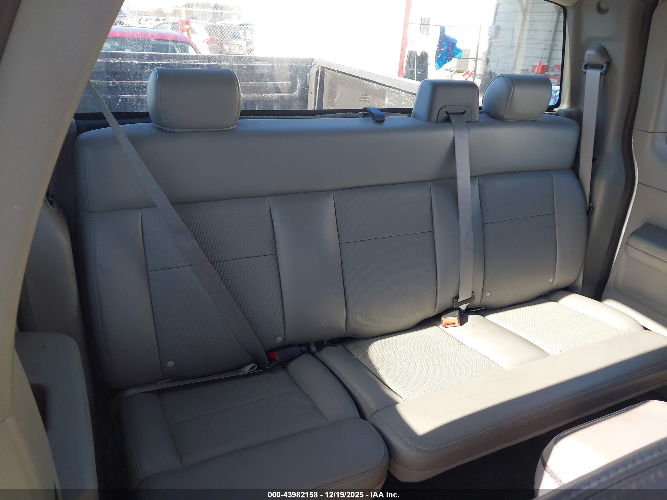 FORD F-150 image 8
