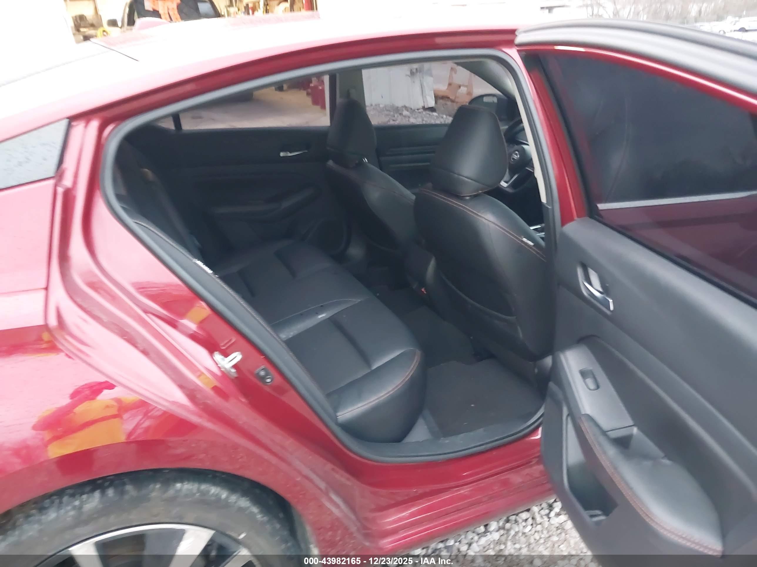 NISSAN ALTIMA image 8